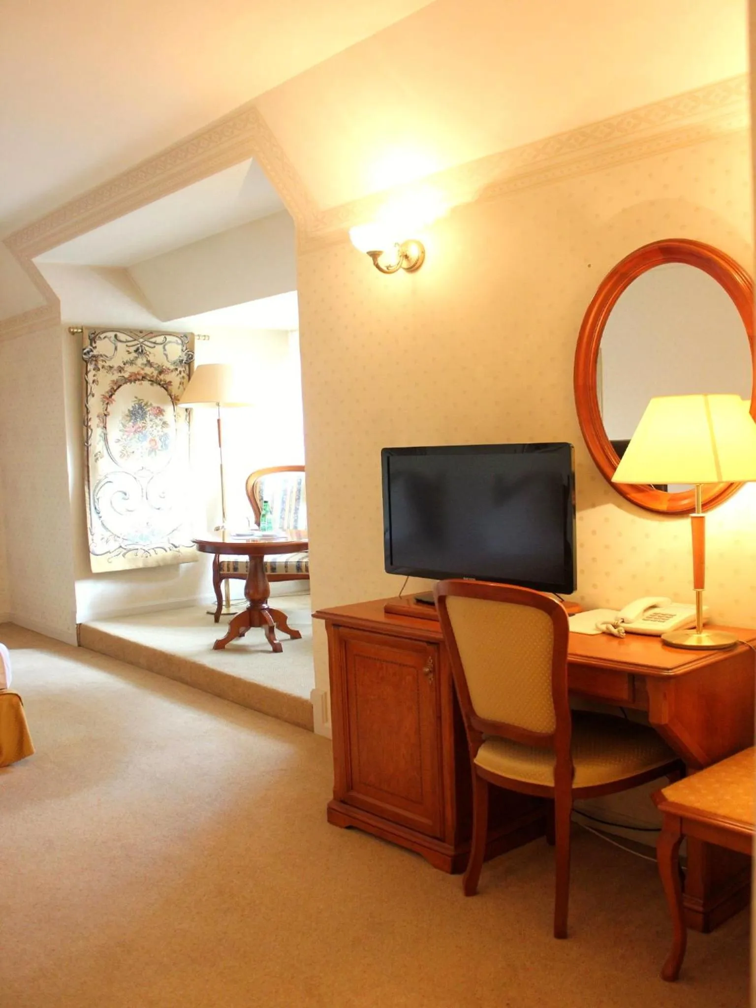 TV and multimedia in Rezydencja Willa Park & Restauracja