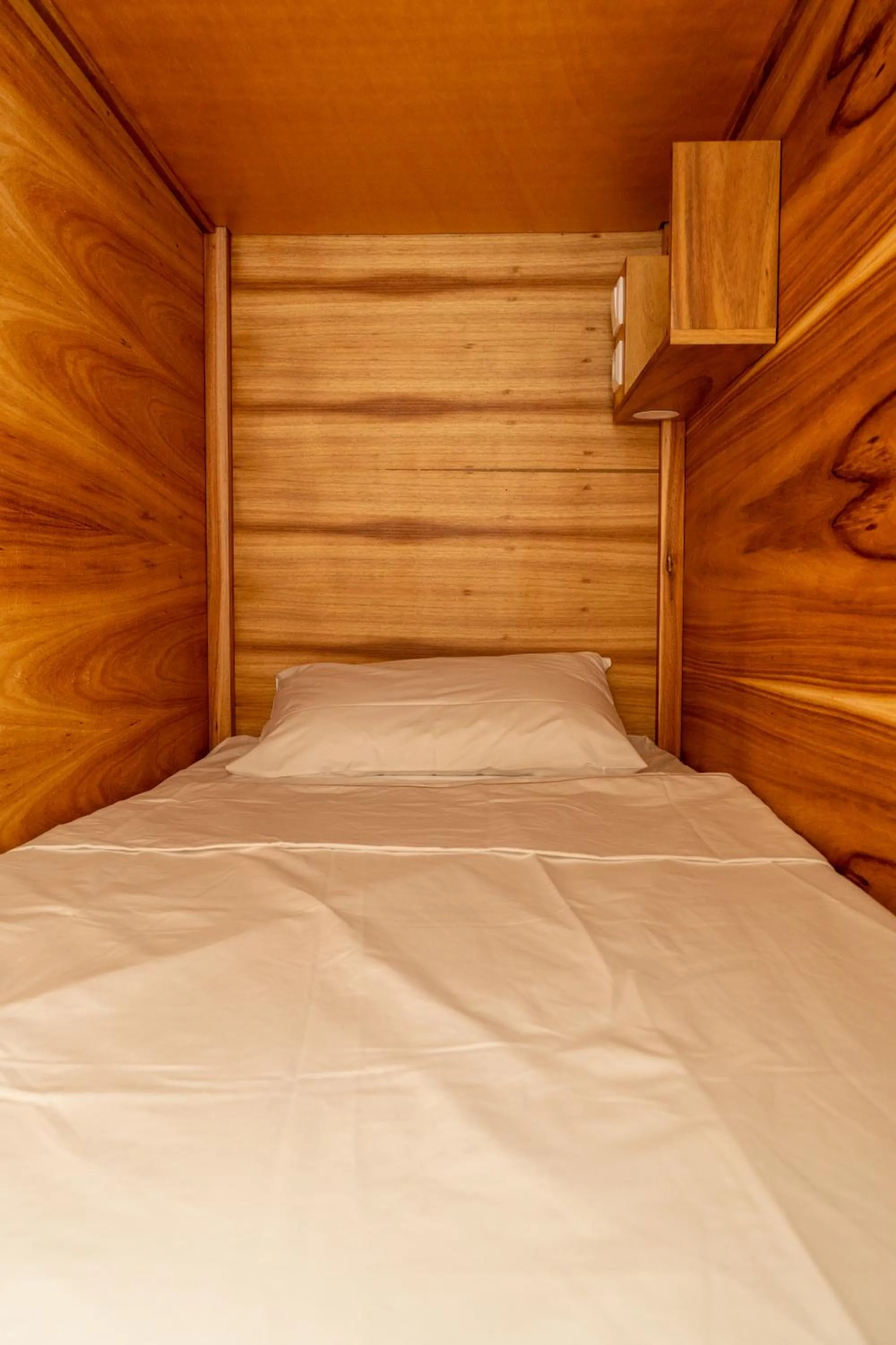 Bed in 8-Bed Mixed Dormitory Room in Lisbon Surf Hostel