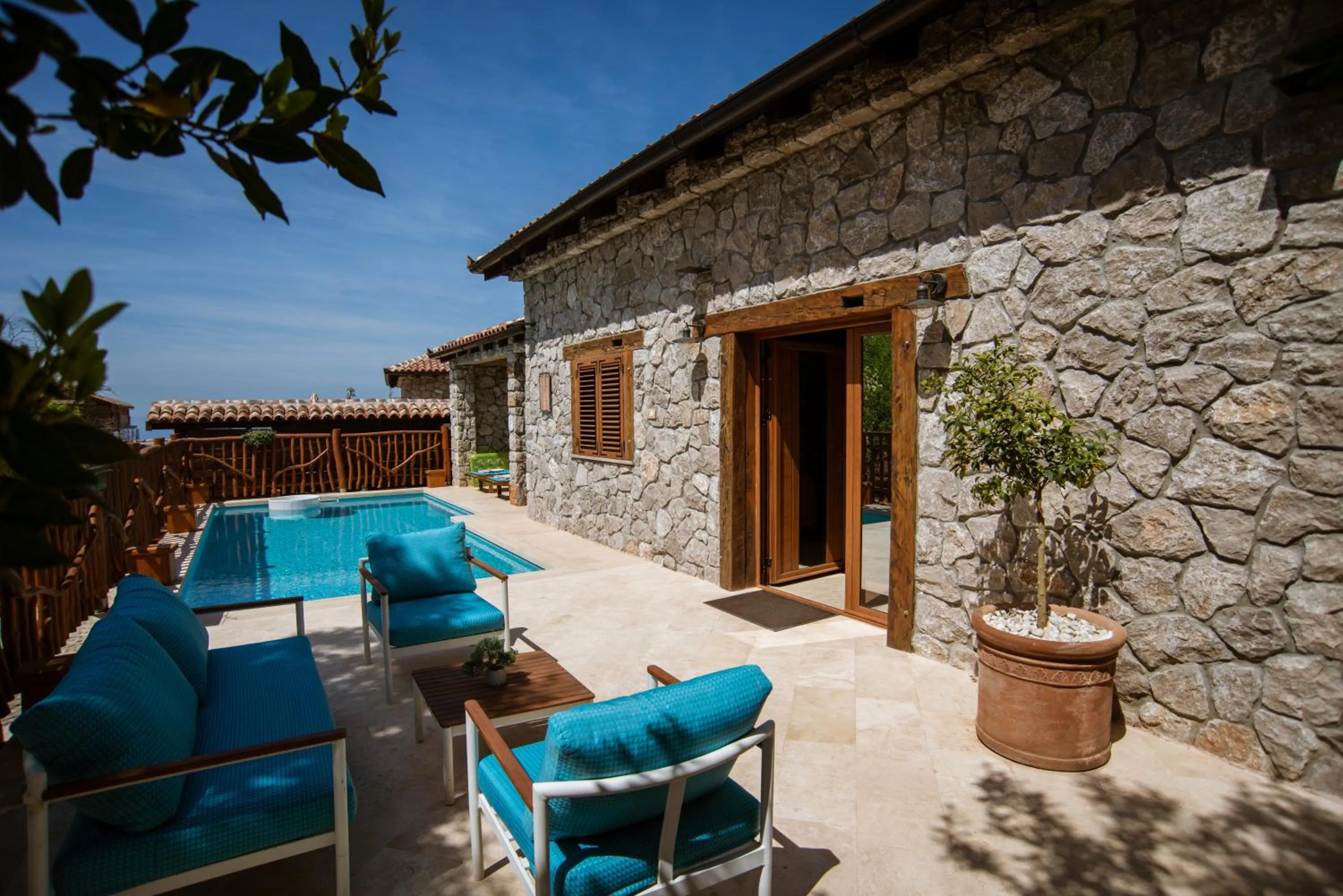 Carevic Resort & Villas