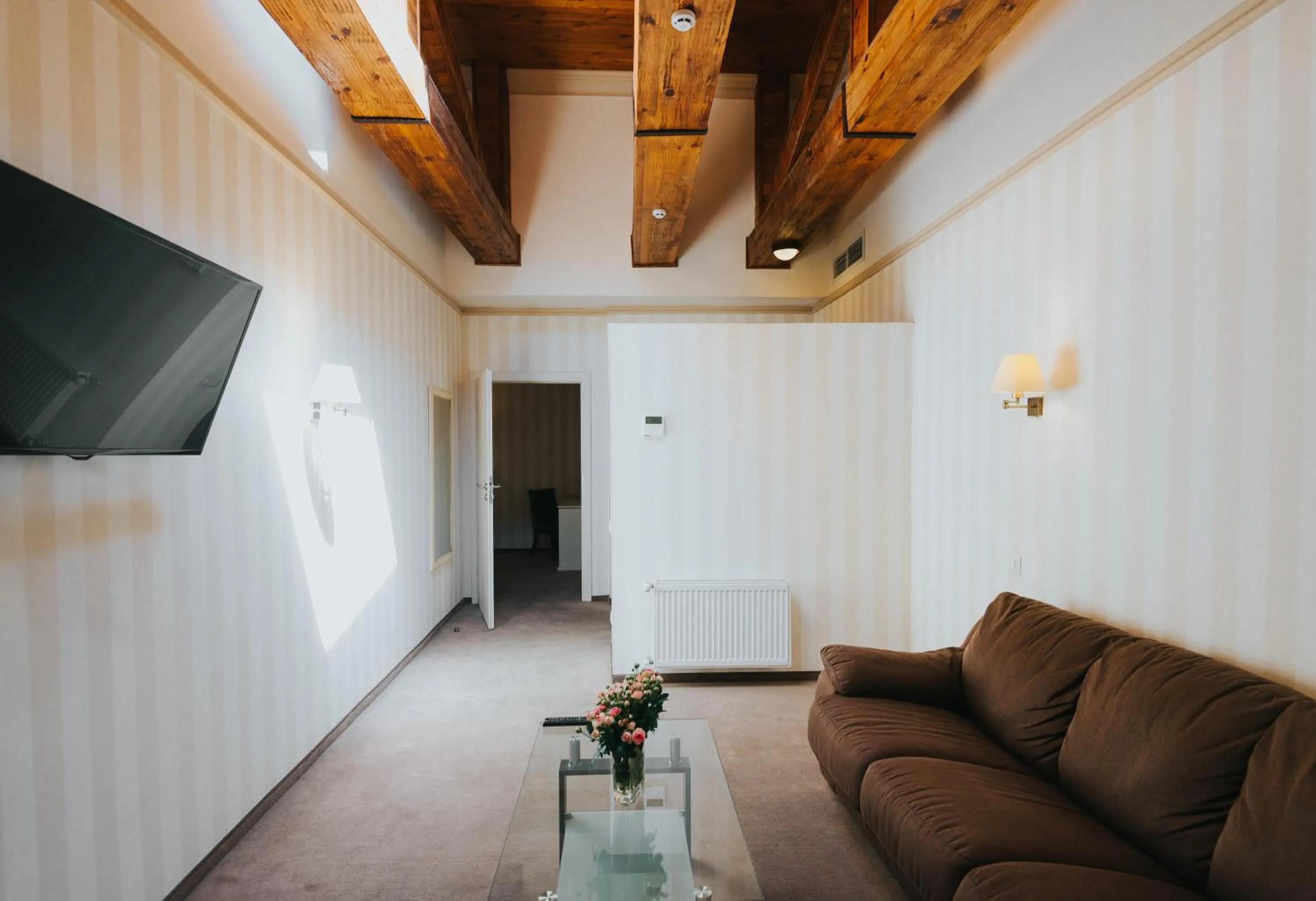 Living room in Premier Geneva Hotel