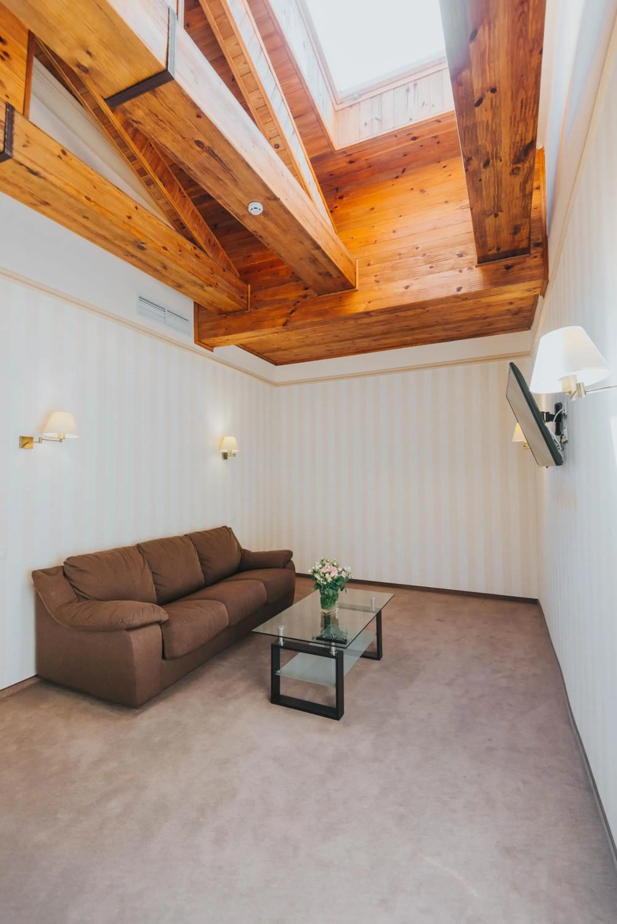 Photo of the whole room in Premier Geneva Hotel