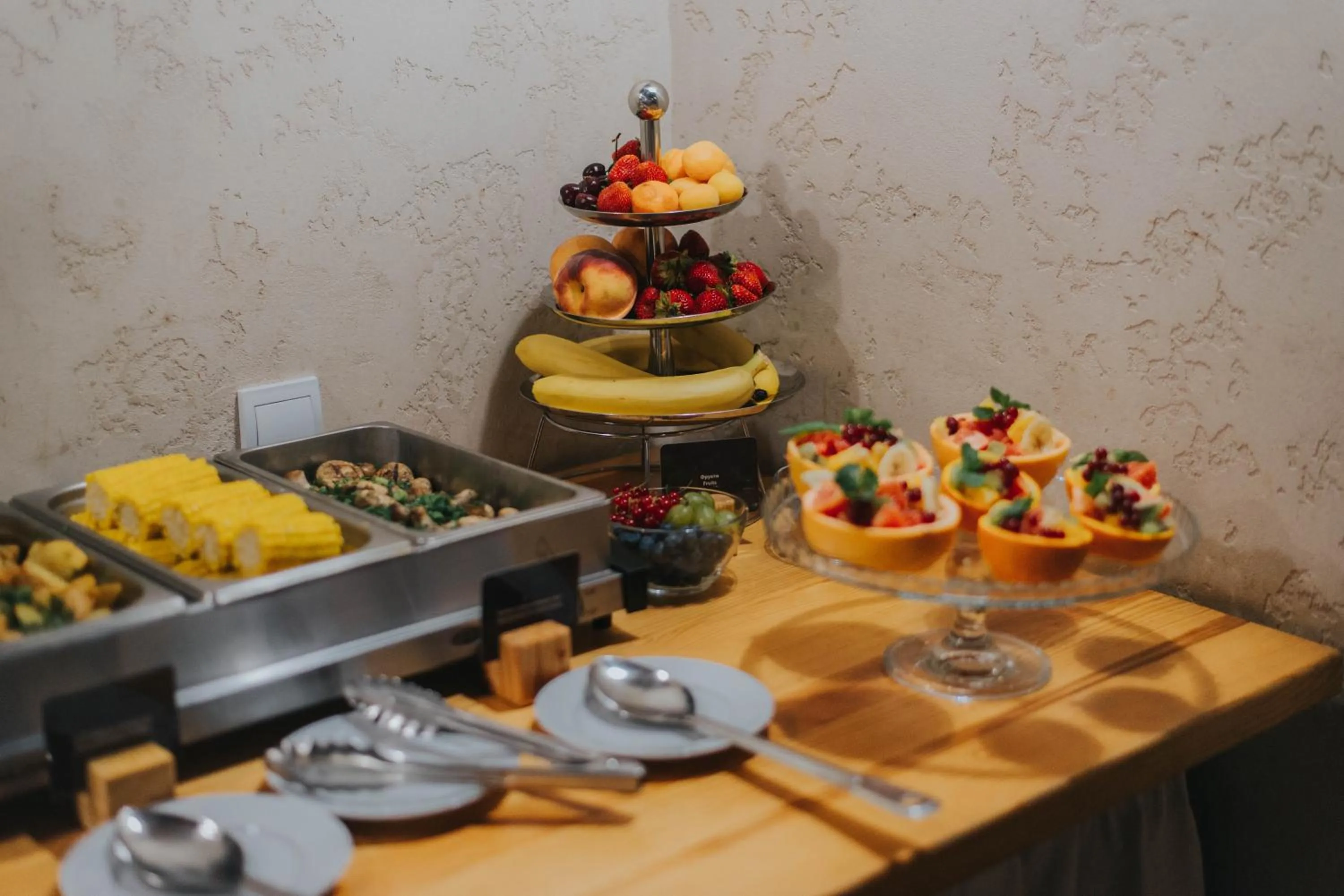 Restaurant/places to eat in Premier Geneva Hotel