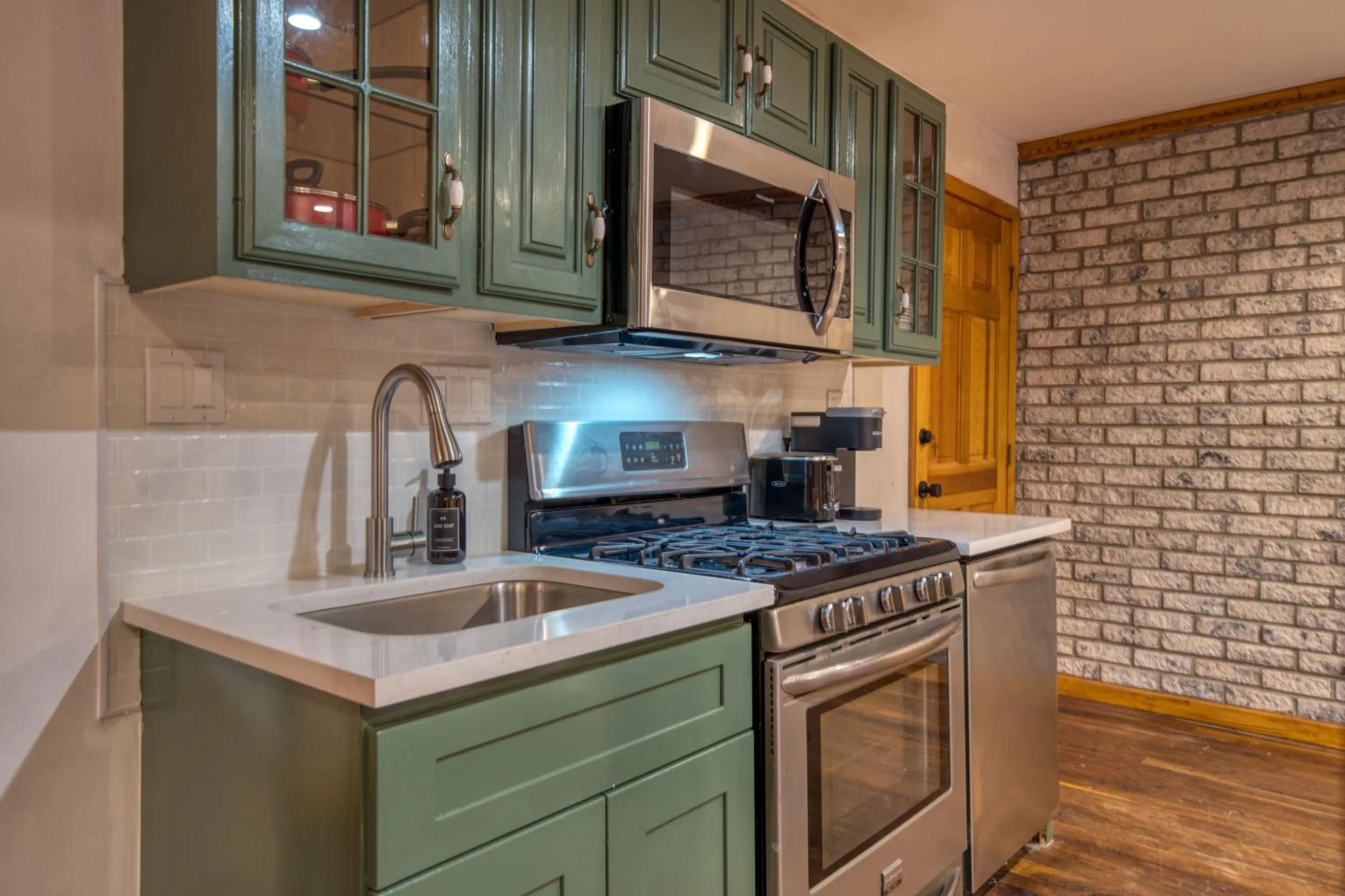 Kitchen or kitchenette in The Haüs Windham - Spacious Suites, Hot Tub, Mountain Views!