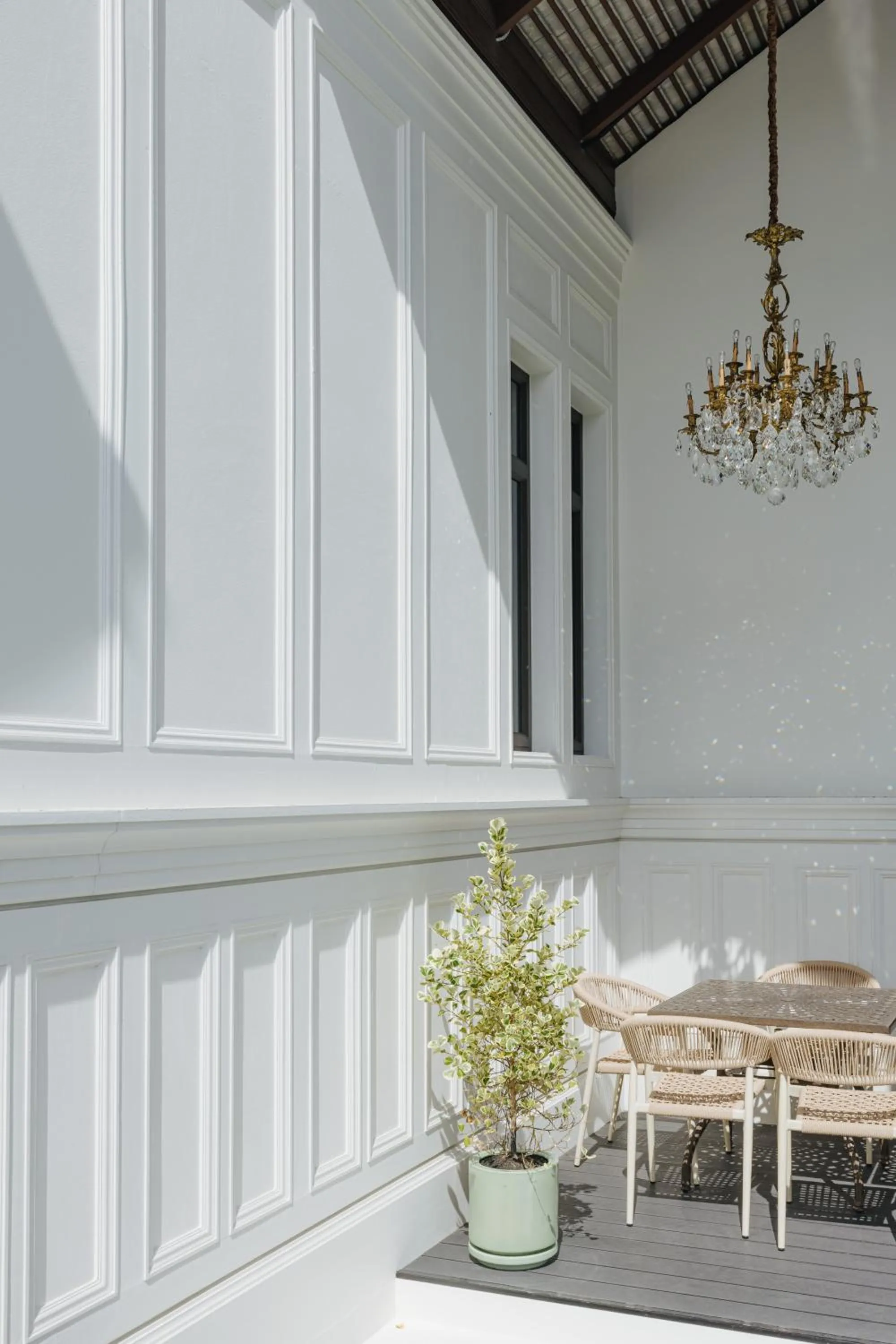 Swimming pool in Coucou Hotel