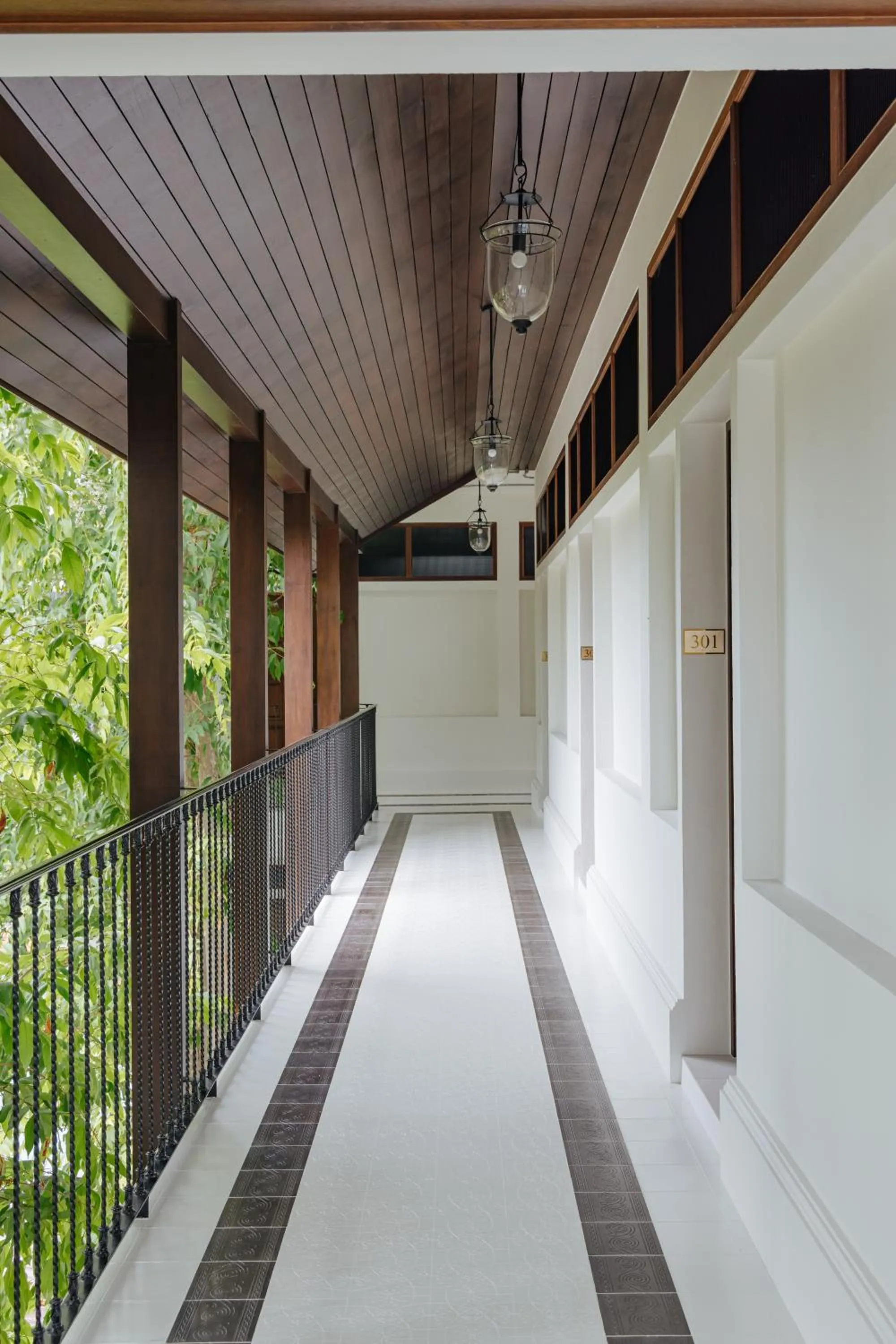 Property building in Coucou Hotel