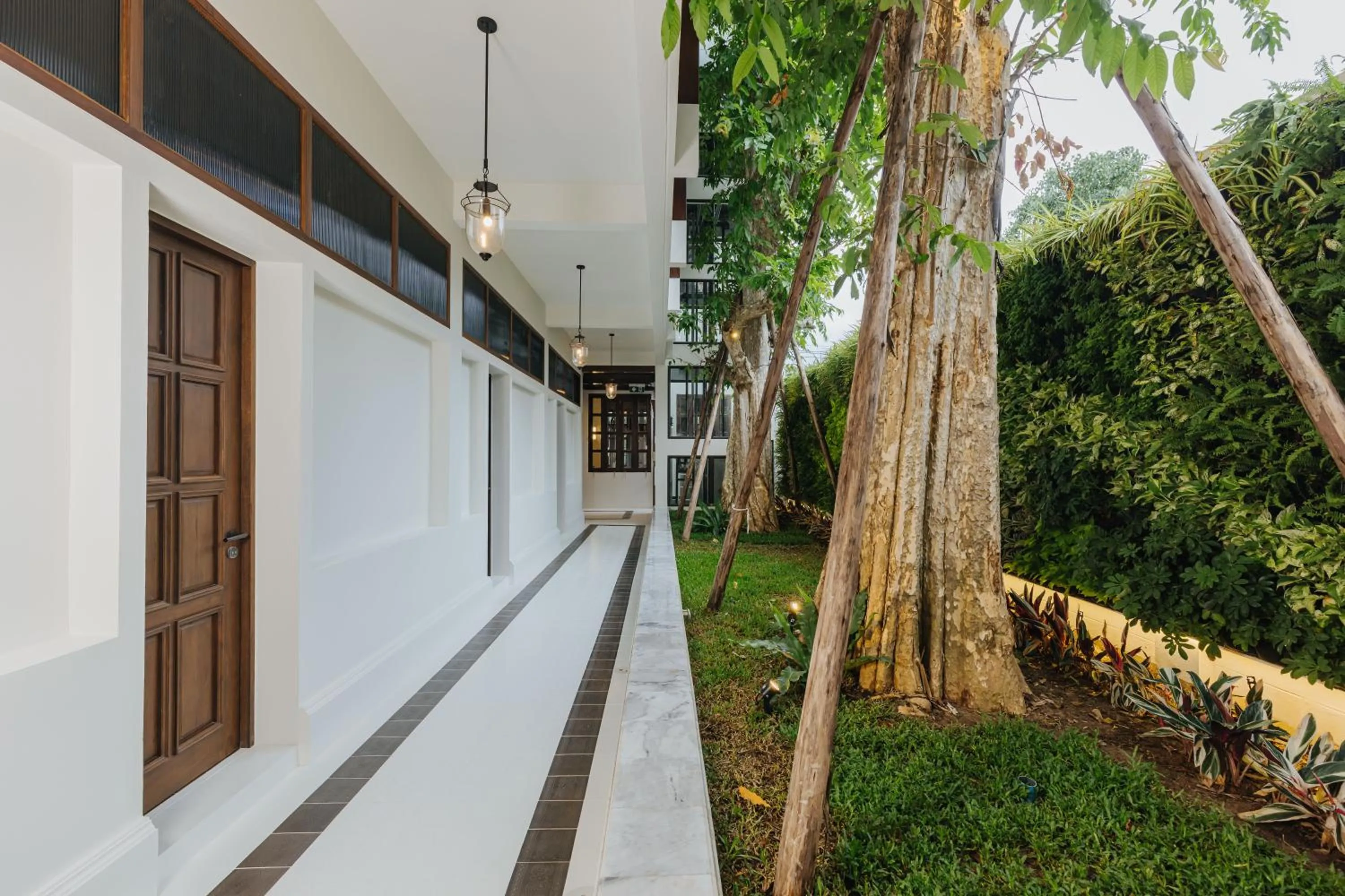 Garden in Coucou Hotel