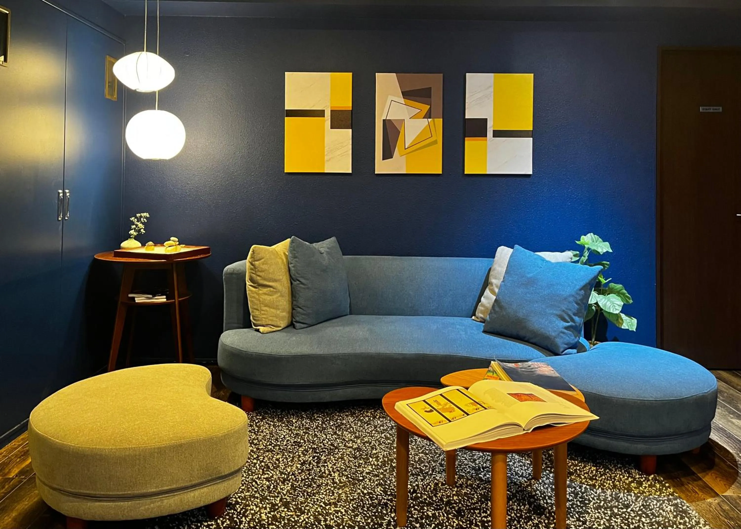 Communal lounge/ TV room in INA HOUSE GION