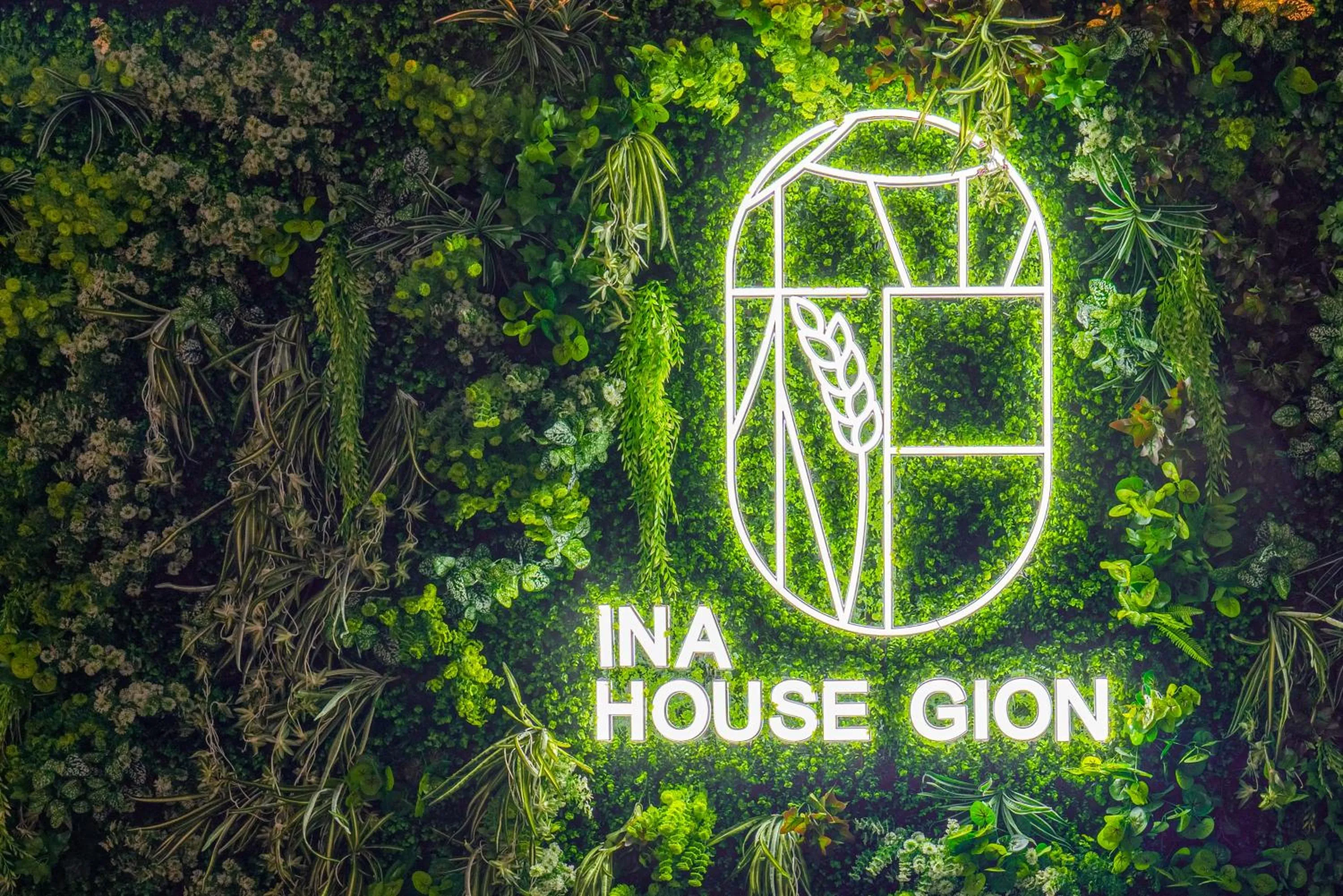 Logo/Certificate/Sign in INA HOUSE GION