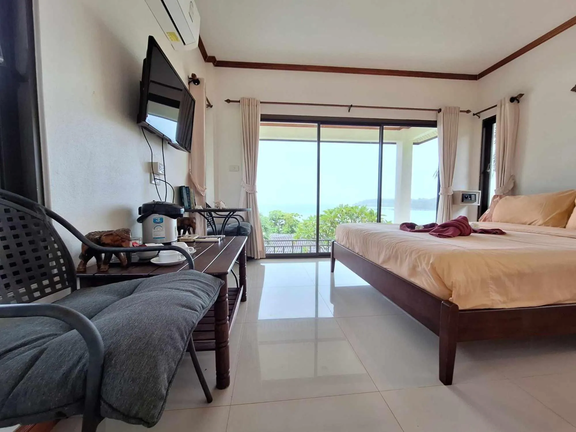 Bed in Seabreeze @ Koh Mak