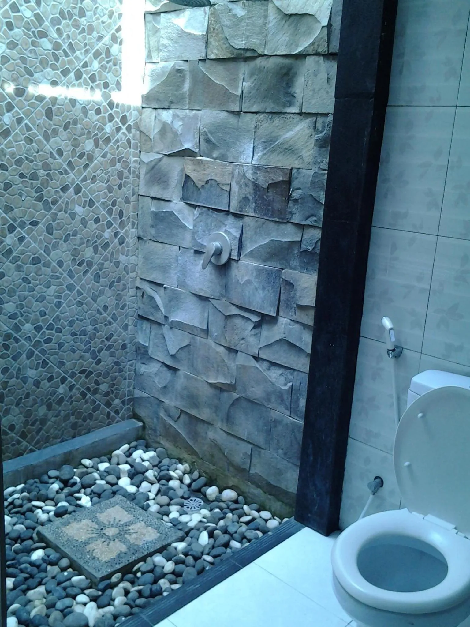 Bathroom in Mahendra Beach Inn