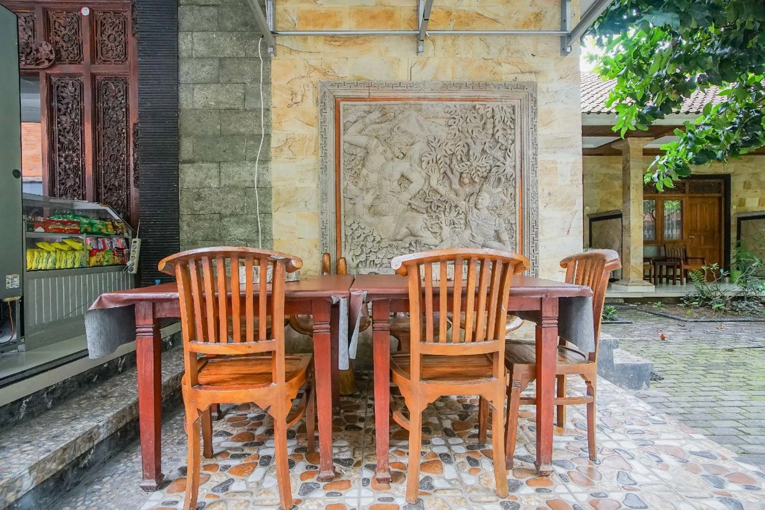 Seating area in Mahendra Beach Inn