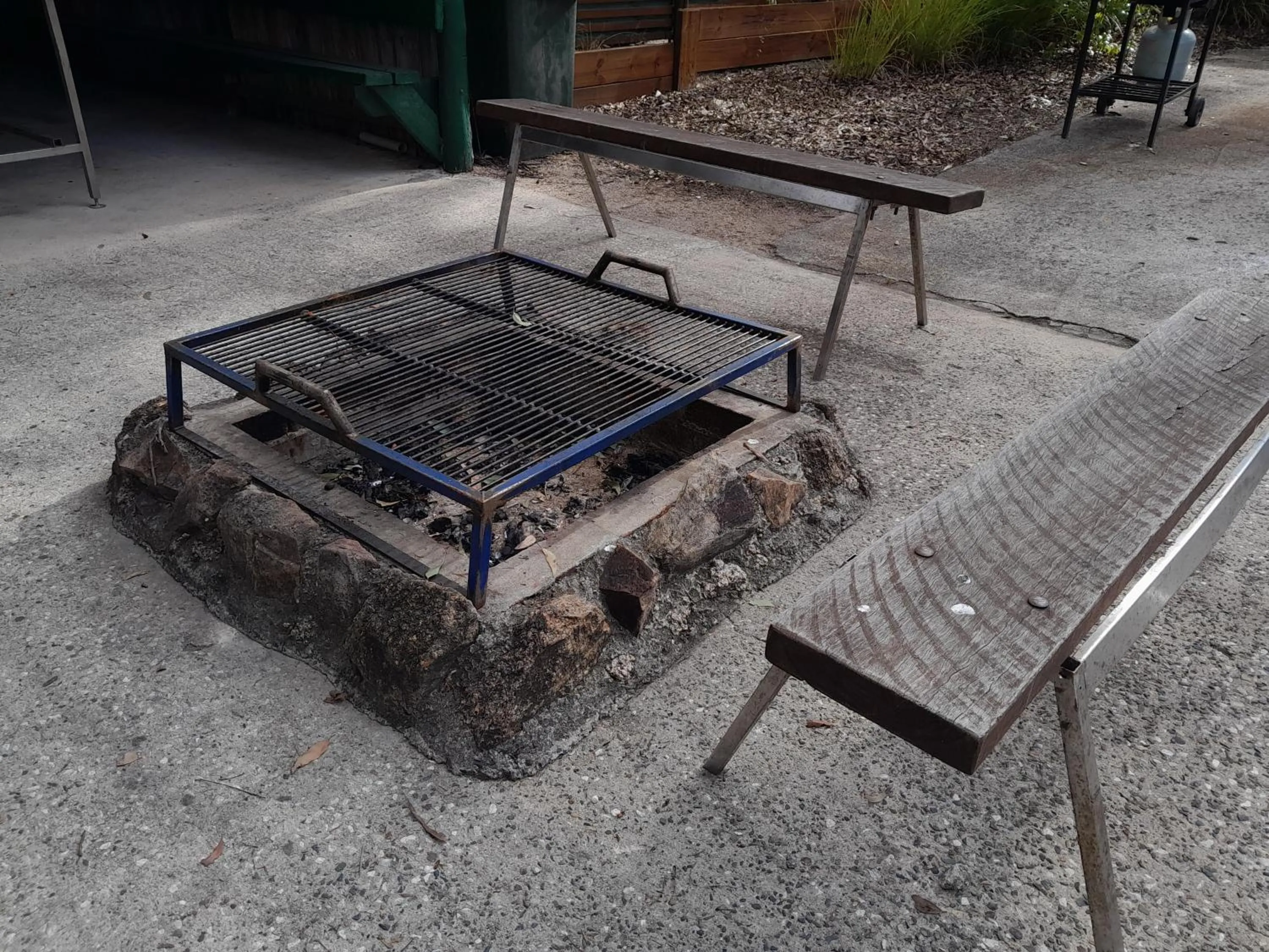 BBQ facilities in Murray Gardens Motel