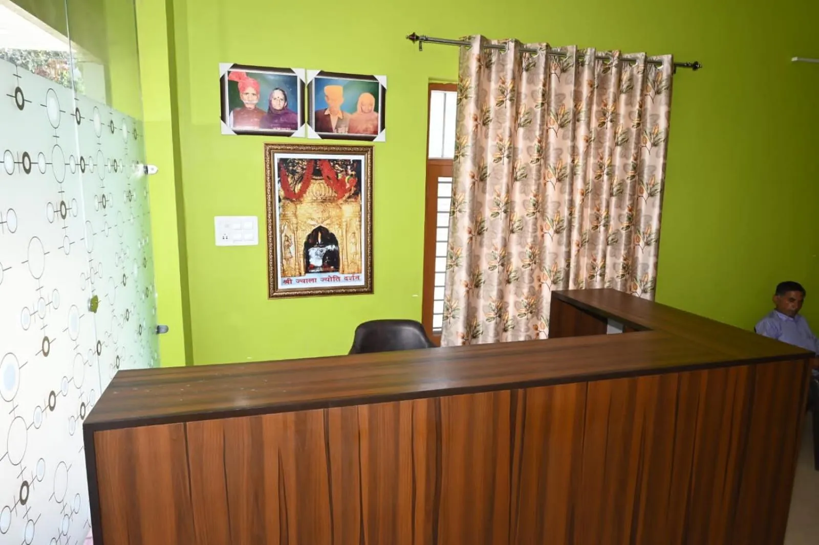 Lobby or reception in Hotel O The Glide Inn Hotel & Restaurant