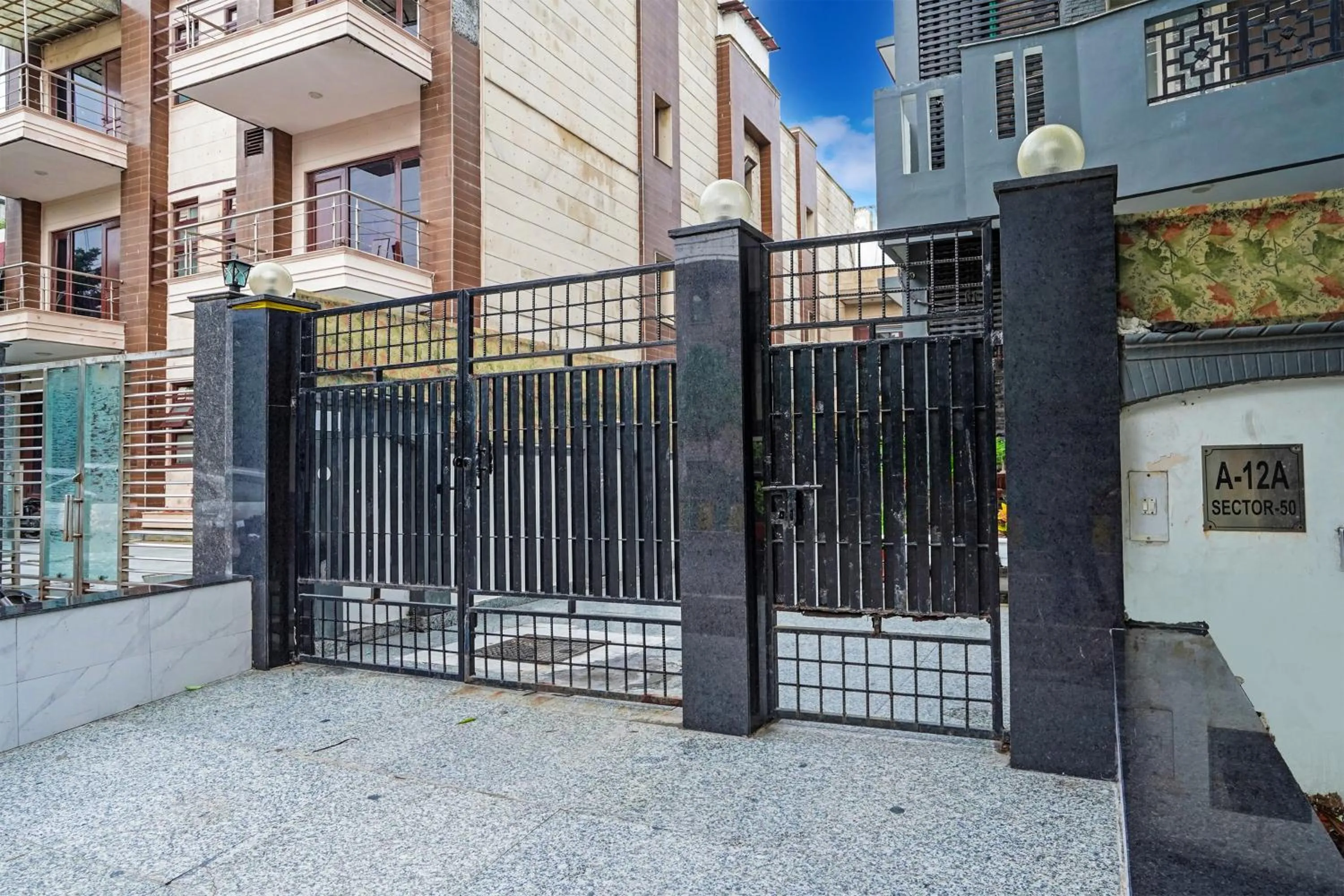 Facade/entrance in Capital O Bk House