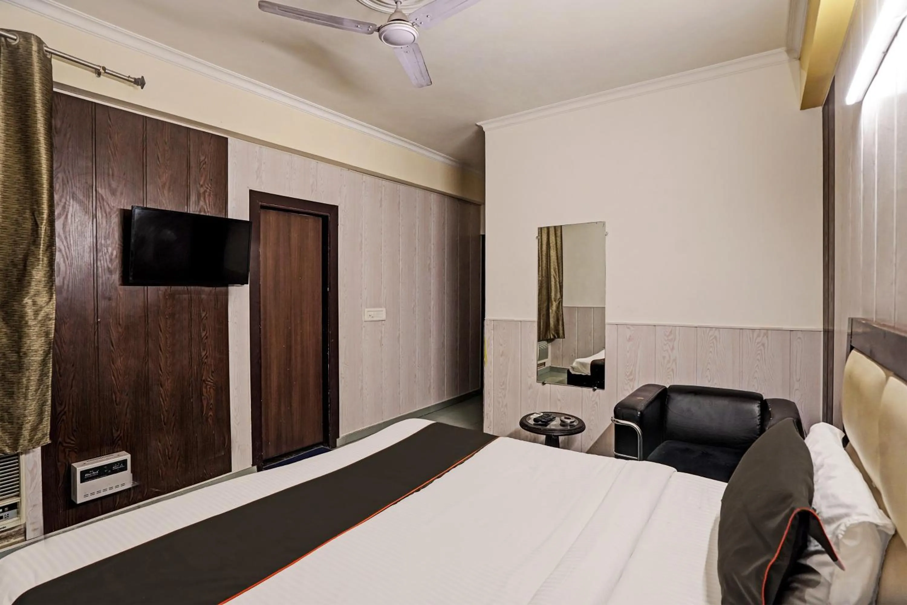 Bedroom, Bed in Capital O Bk House