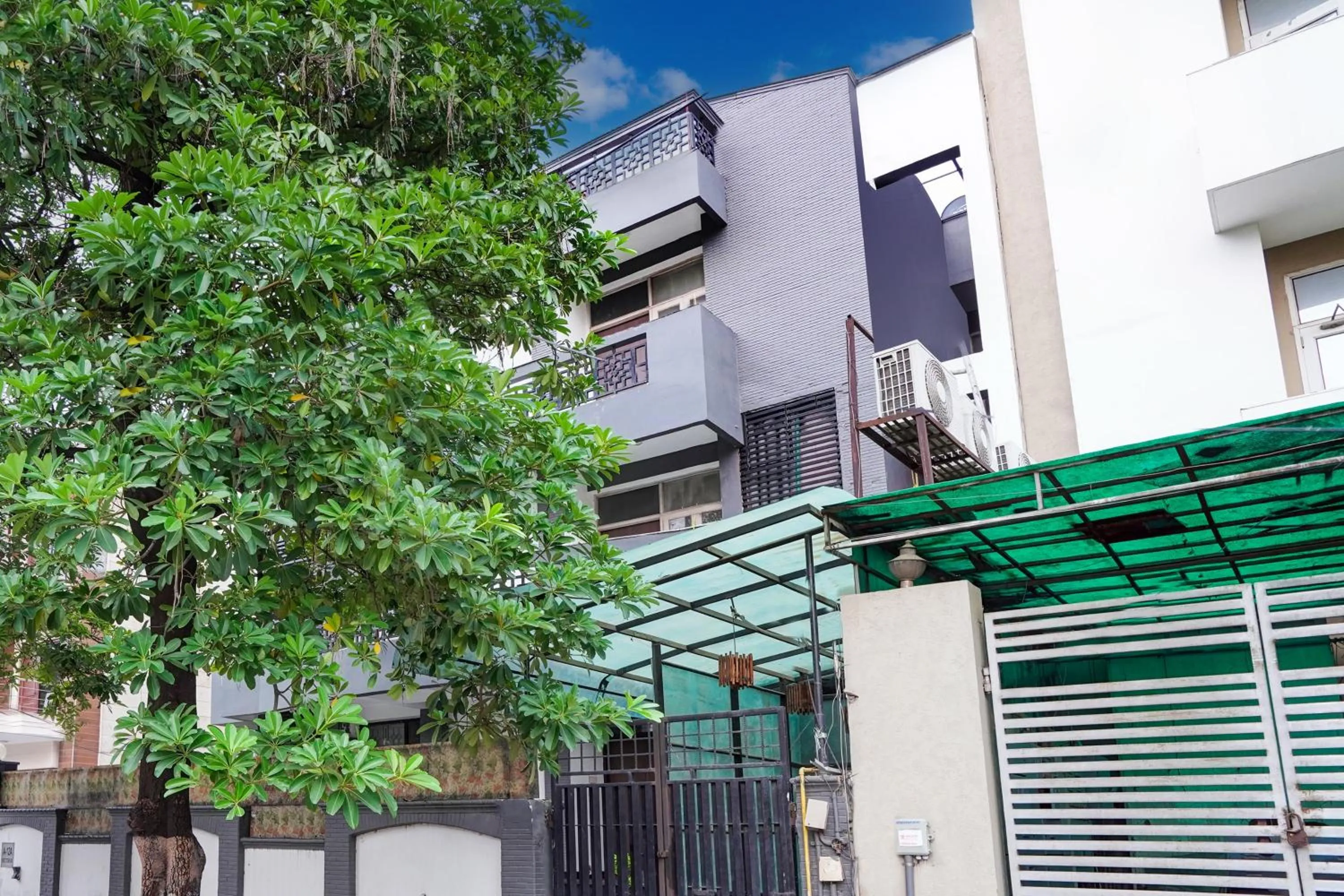 Facade/entrance in Capital O Bk House