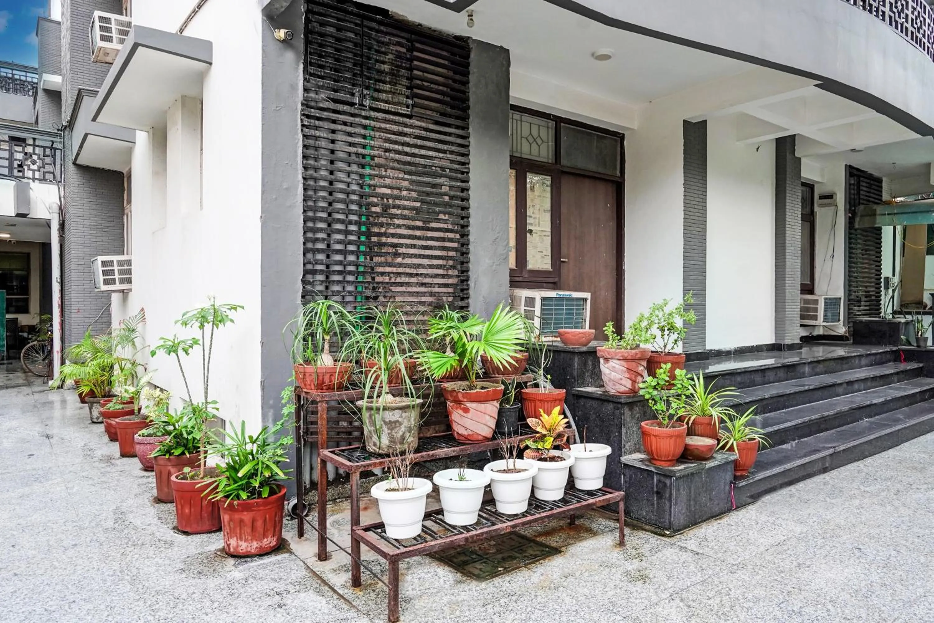 Facade/entrance in Capital O Bk House