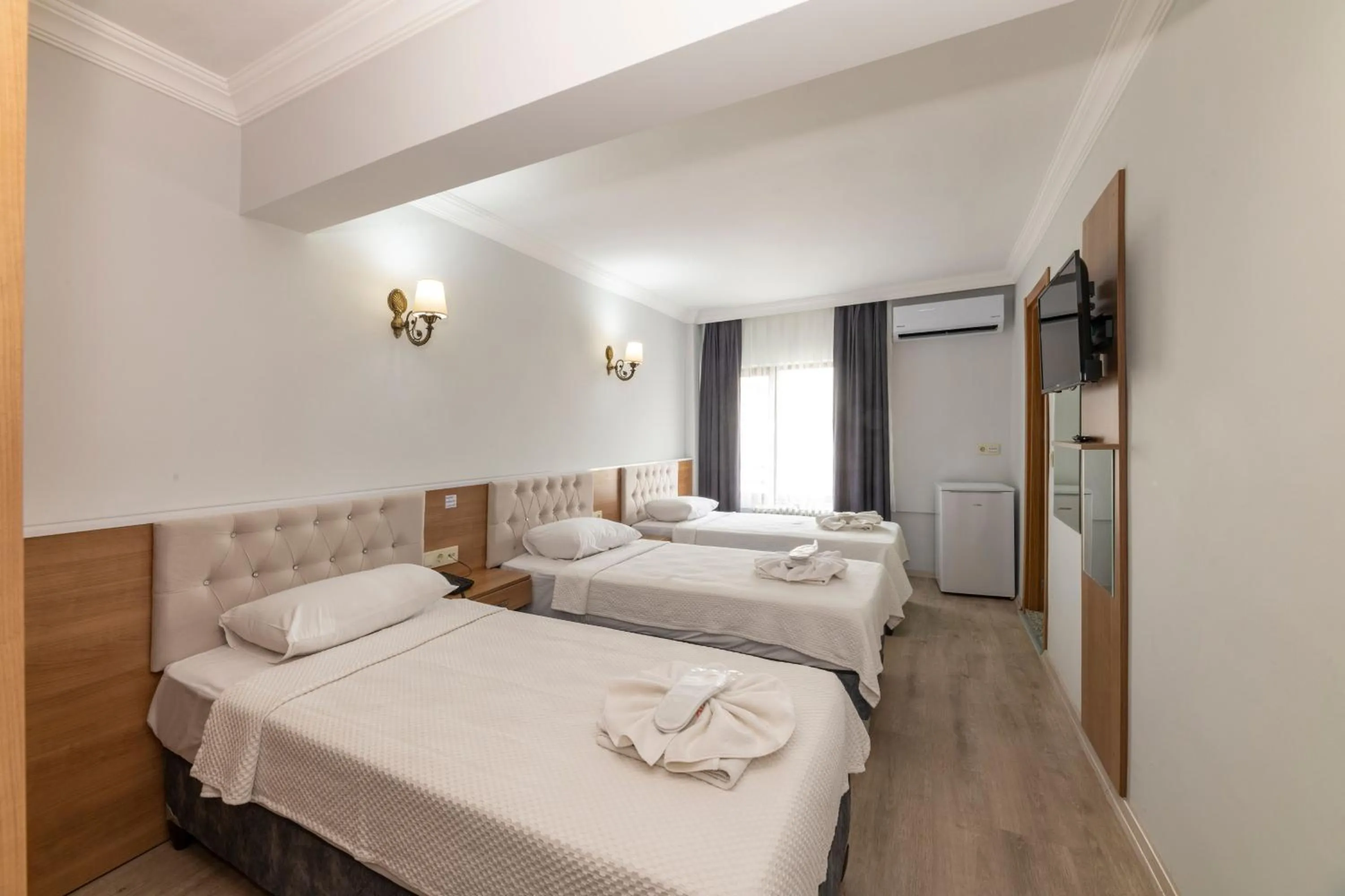 Other, Bed in Metro Hotel