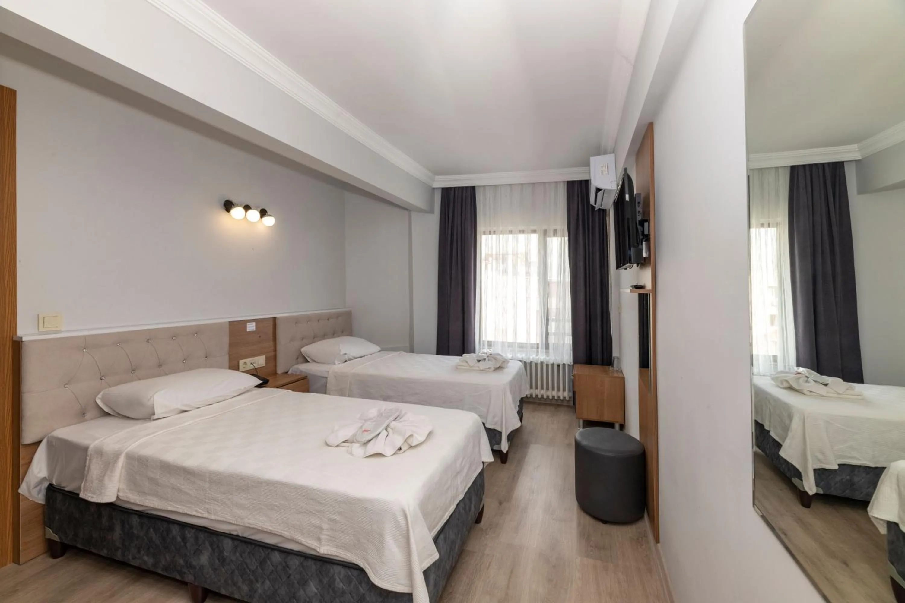 Other, Bed in Metro Hotel