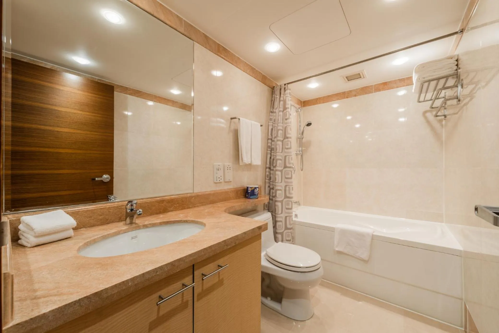 Shower in Shanghai Centre Serviced Apartment