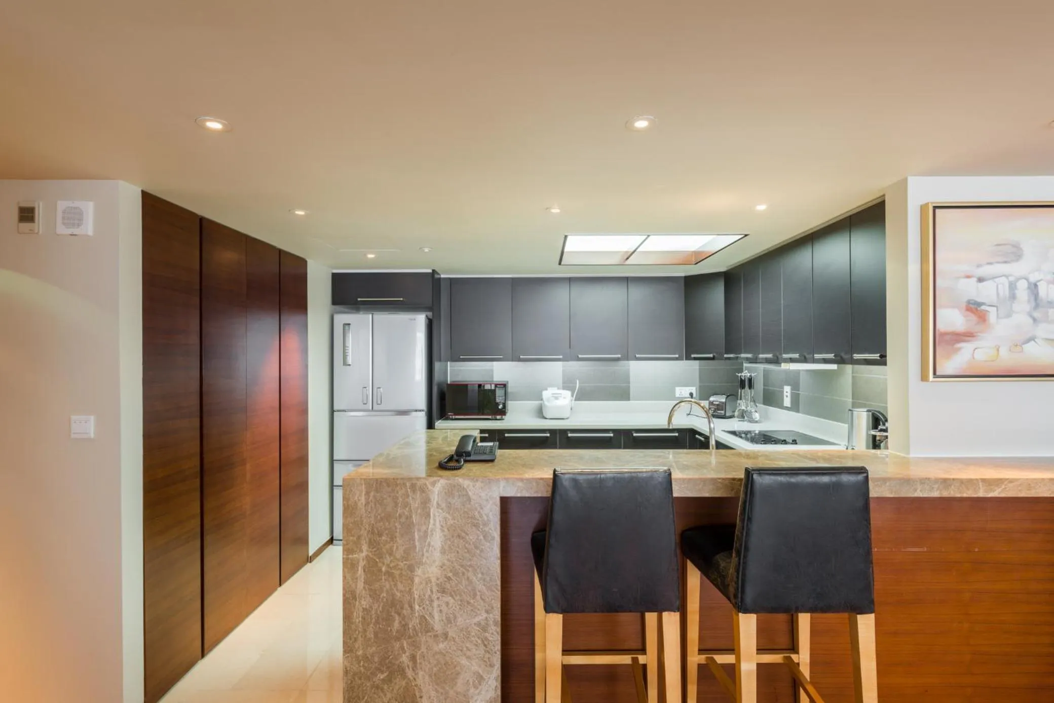 Shanghai Centre Serviced Apartment