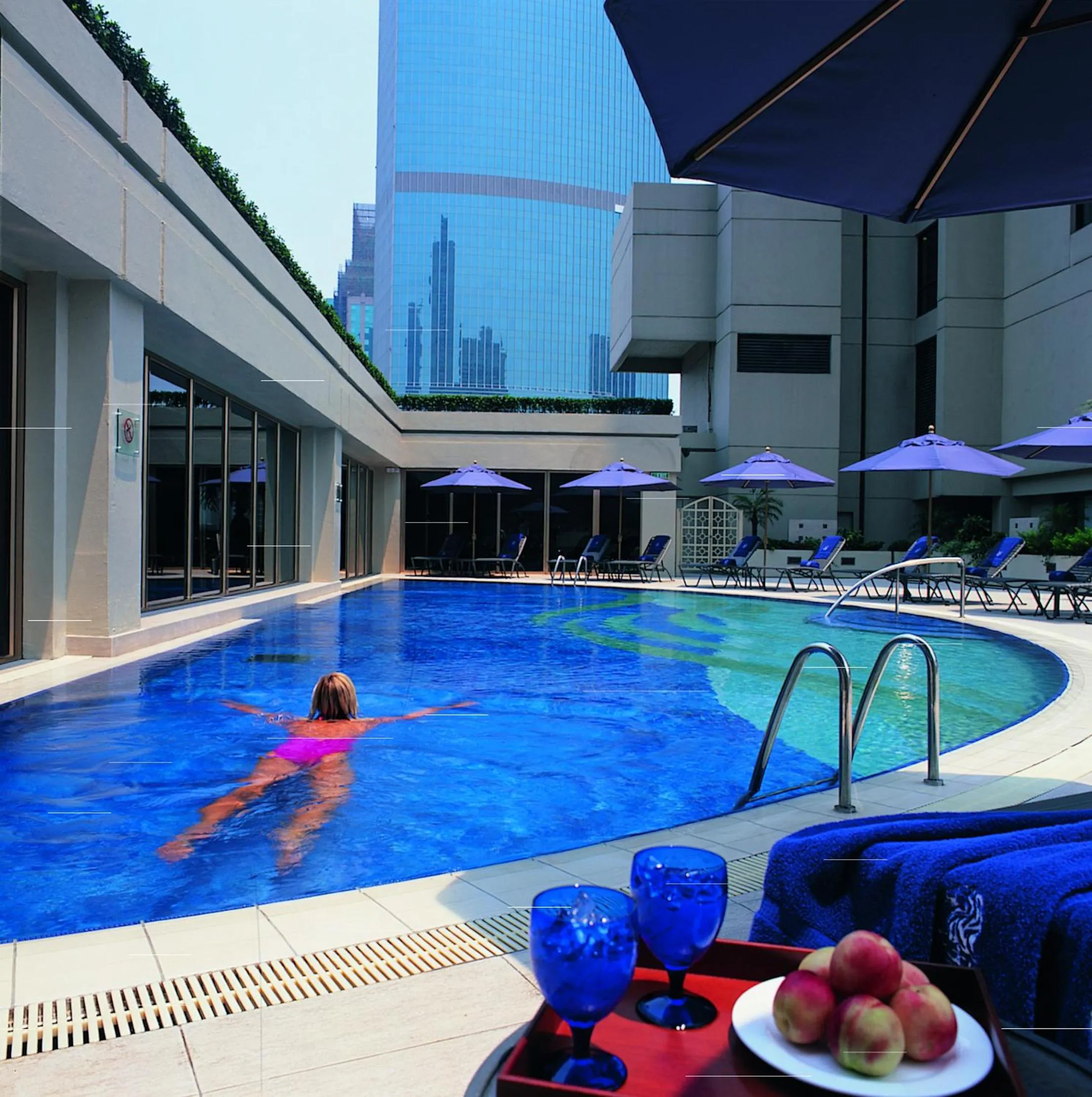 Swimming pool in Shanghai Centre Serviced Apartment