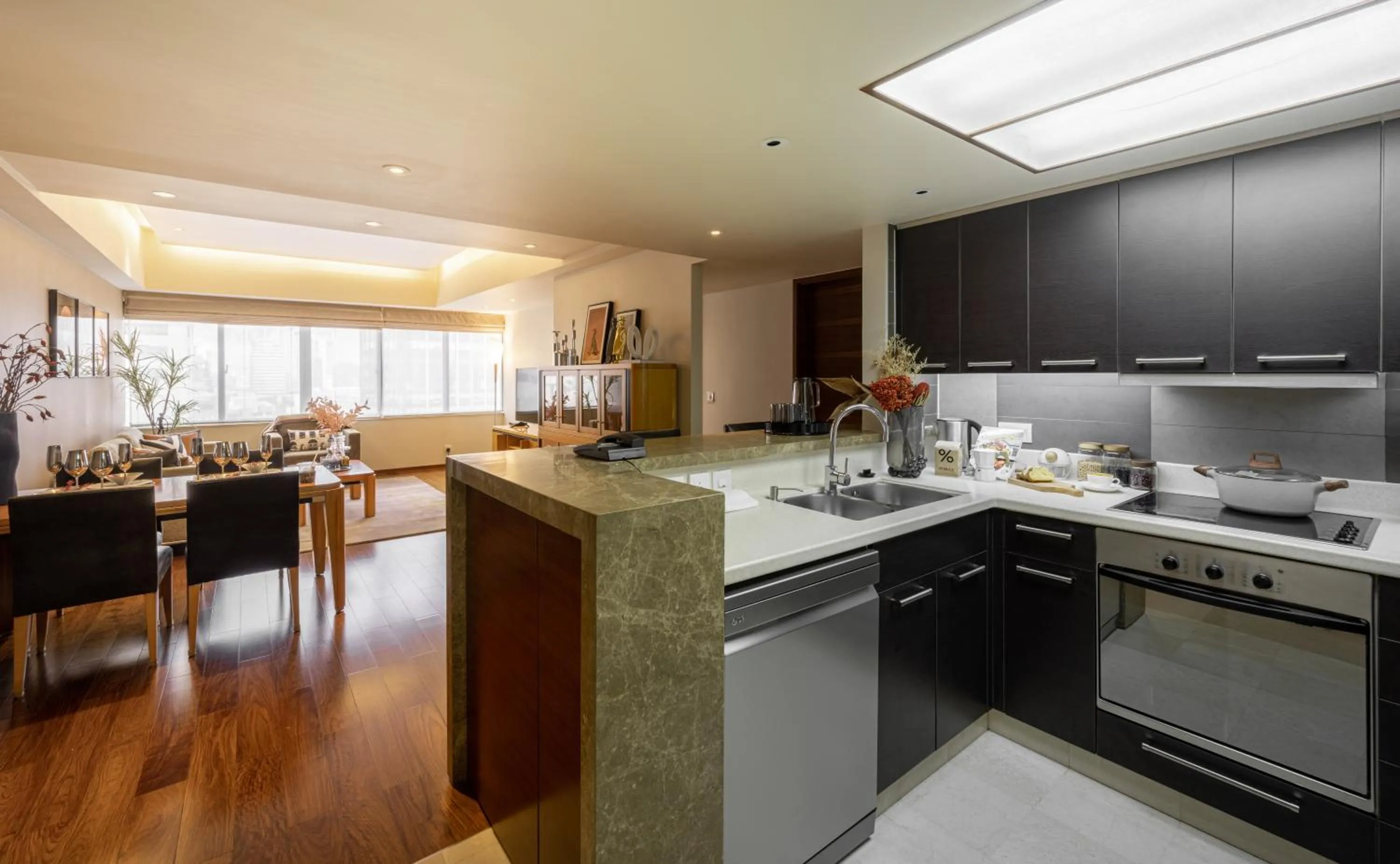 Coffee/tea facilities in Shanghai Centre Serviced Apartment