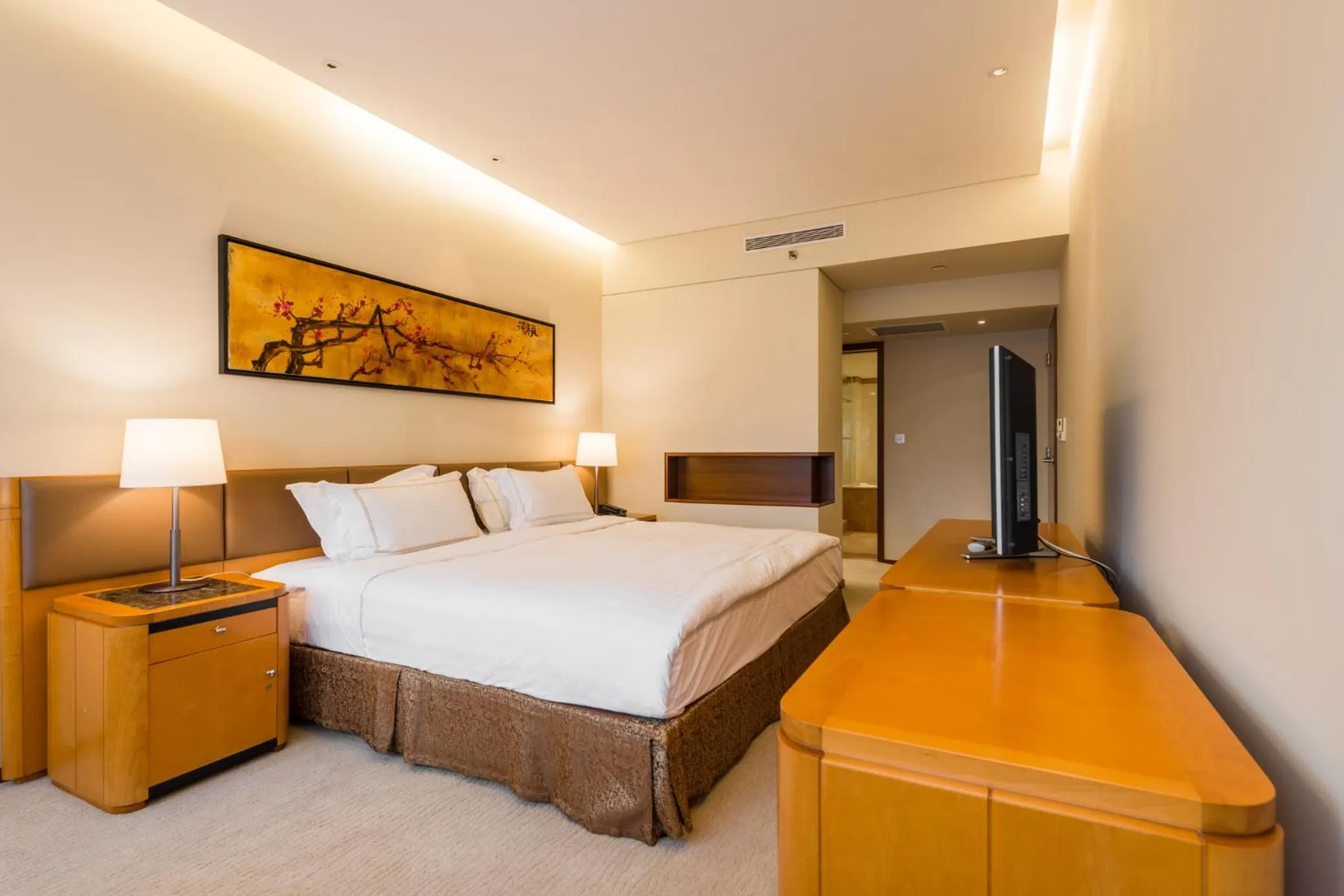 Bed in Shanghai Centre Serviced Apartment