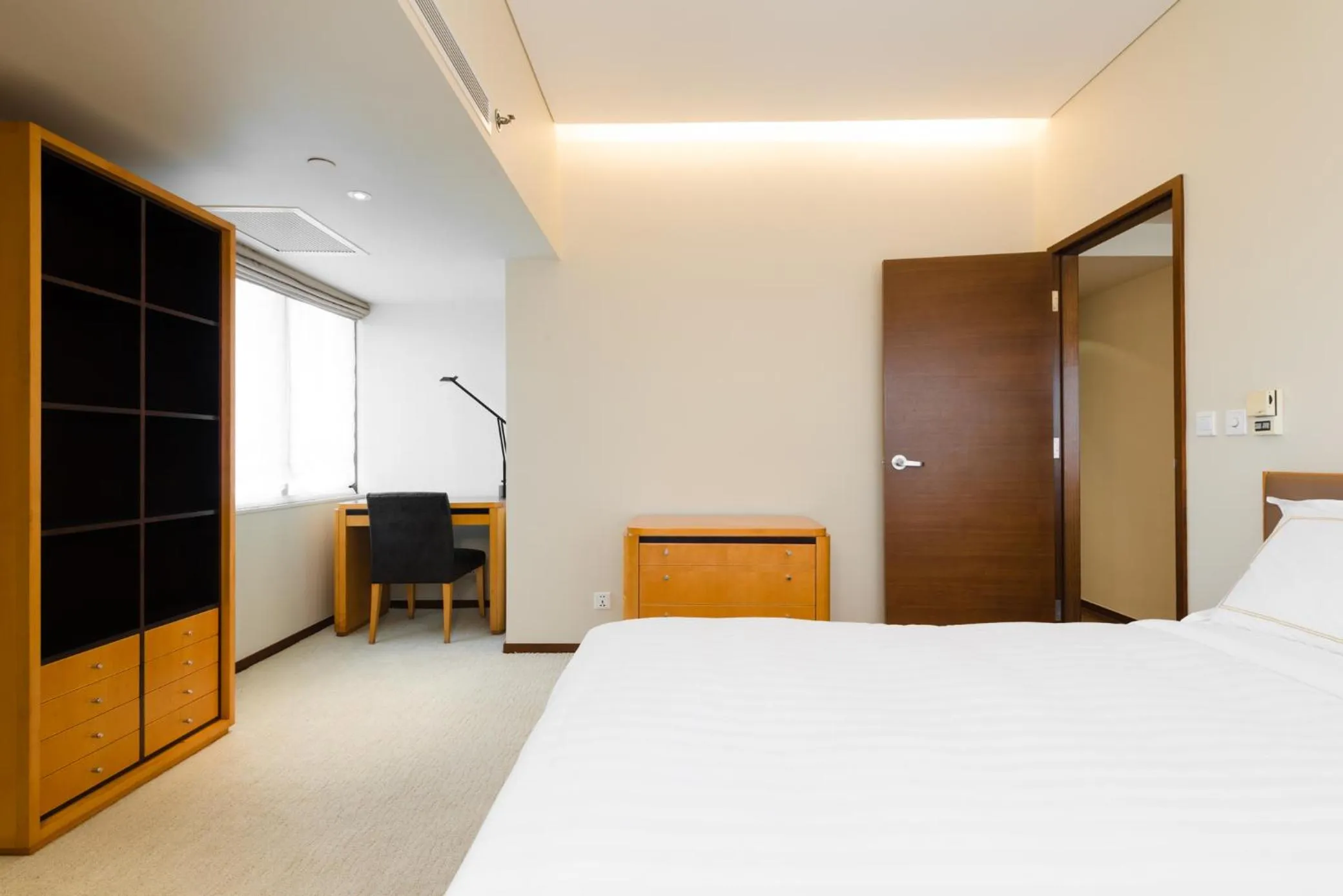 Bed in Shanghai Centre Serviced Apartment