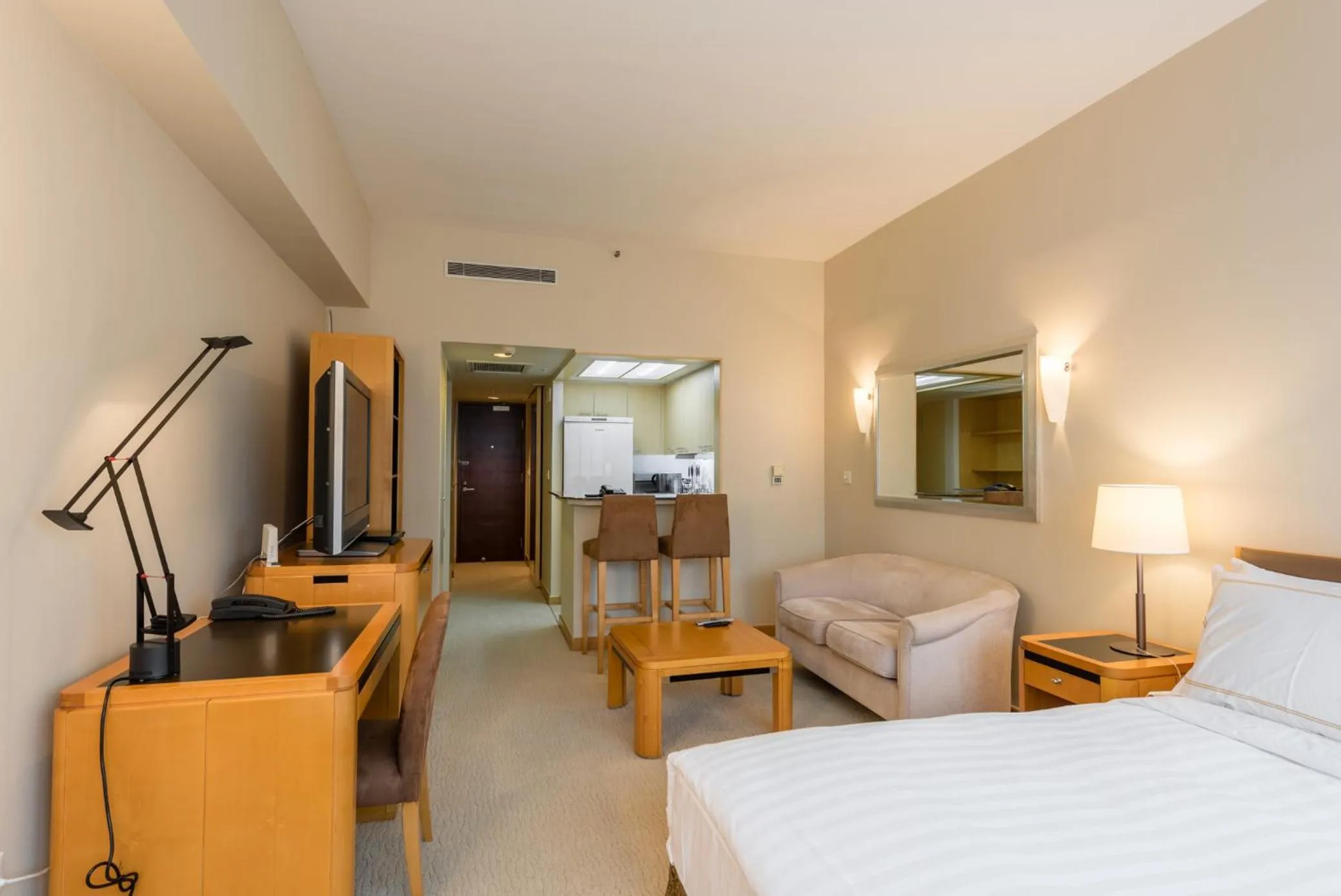 Bedroom, Bed in Shanghai Centre Serviced Apartment