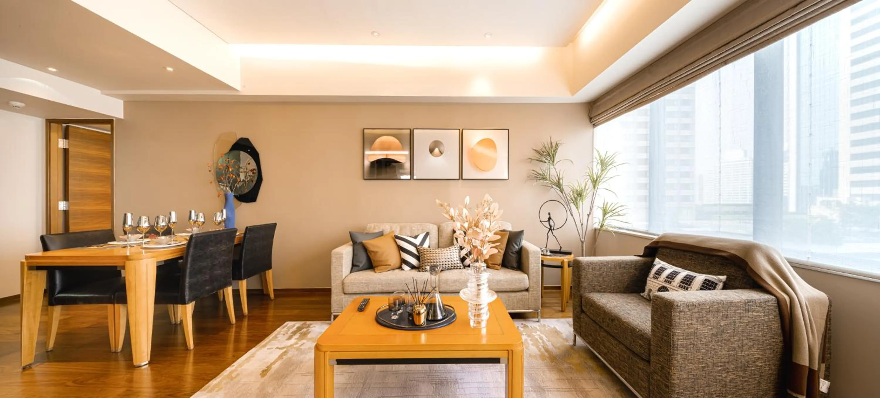Dining area in Shanghai Centre Serviced Apartment