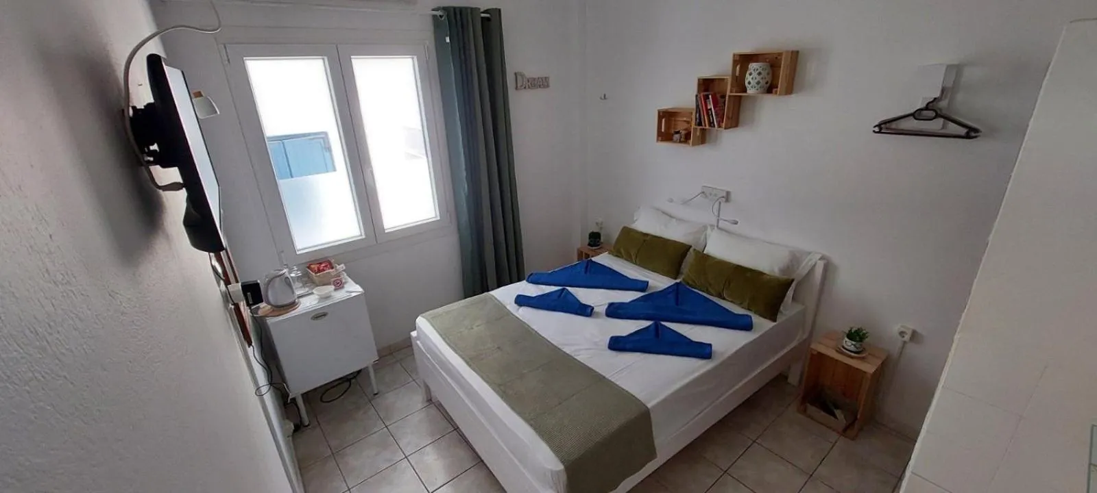 Bed in Kato Yialos Paros