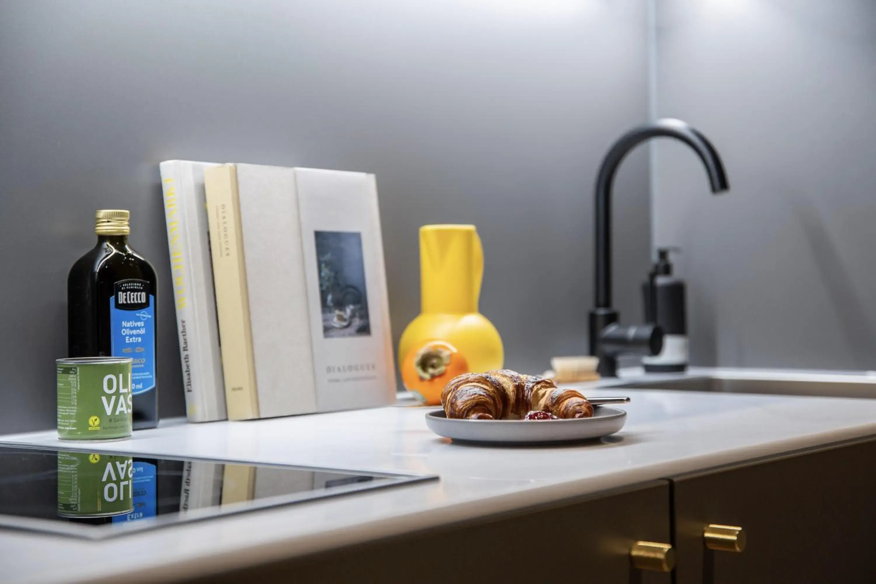 Smart Apartment with Queen Bed and Kitchen in ipartment Berlin Mitte HOME by Best Western Smart Apartment with Queen Bed and Kitchen in ipartment Berlin Mitte HOME by Best Western