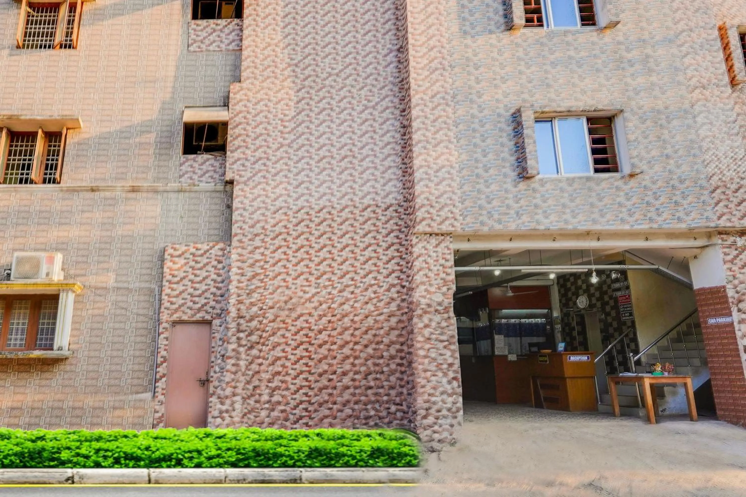 Facade/entrance in Hotel O Sharmila Guest House