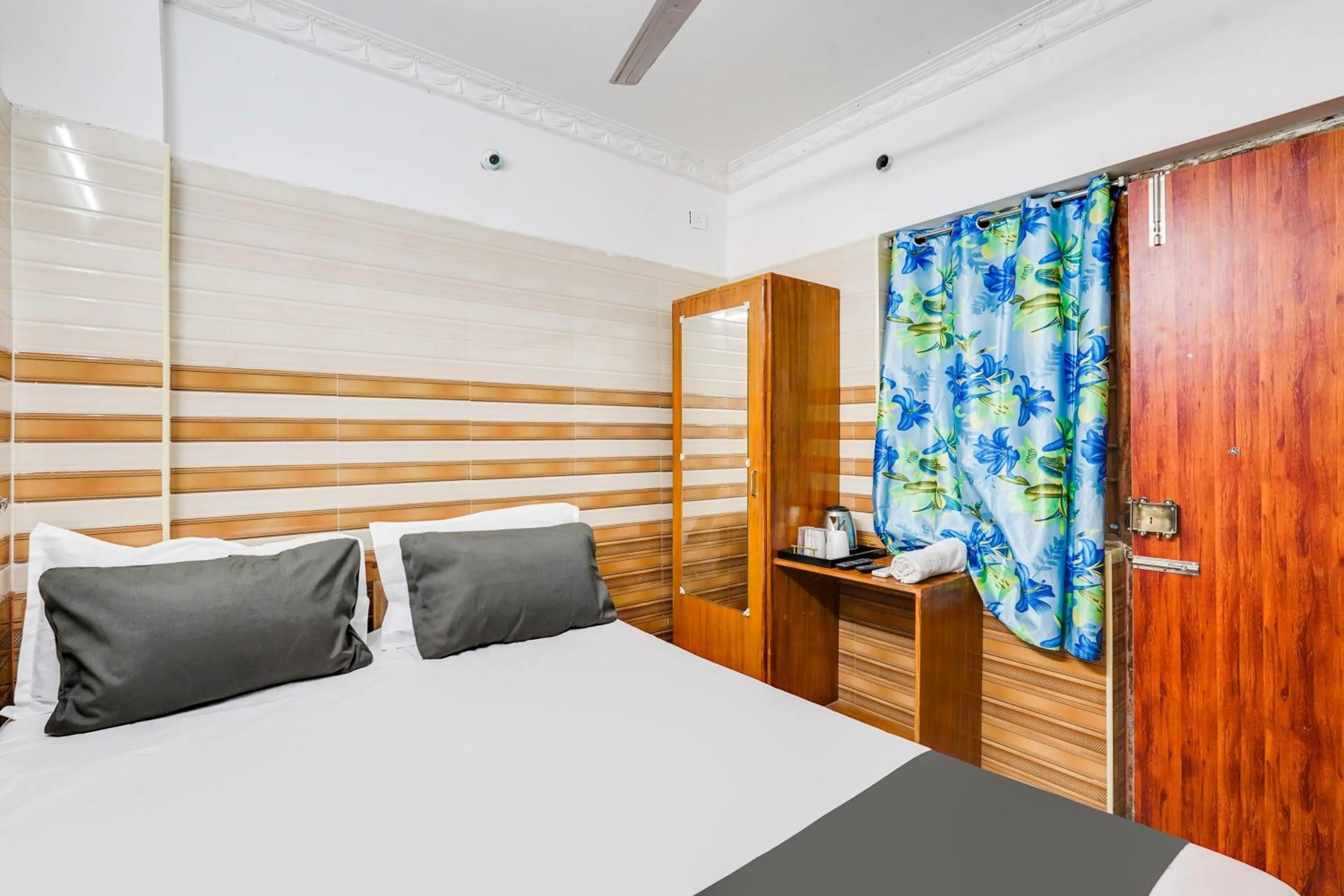 Bedroom, Bed in Hotel O Sharmila Guest House