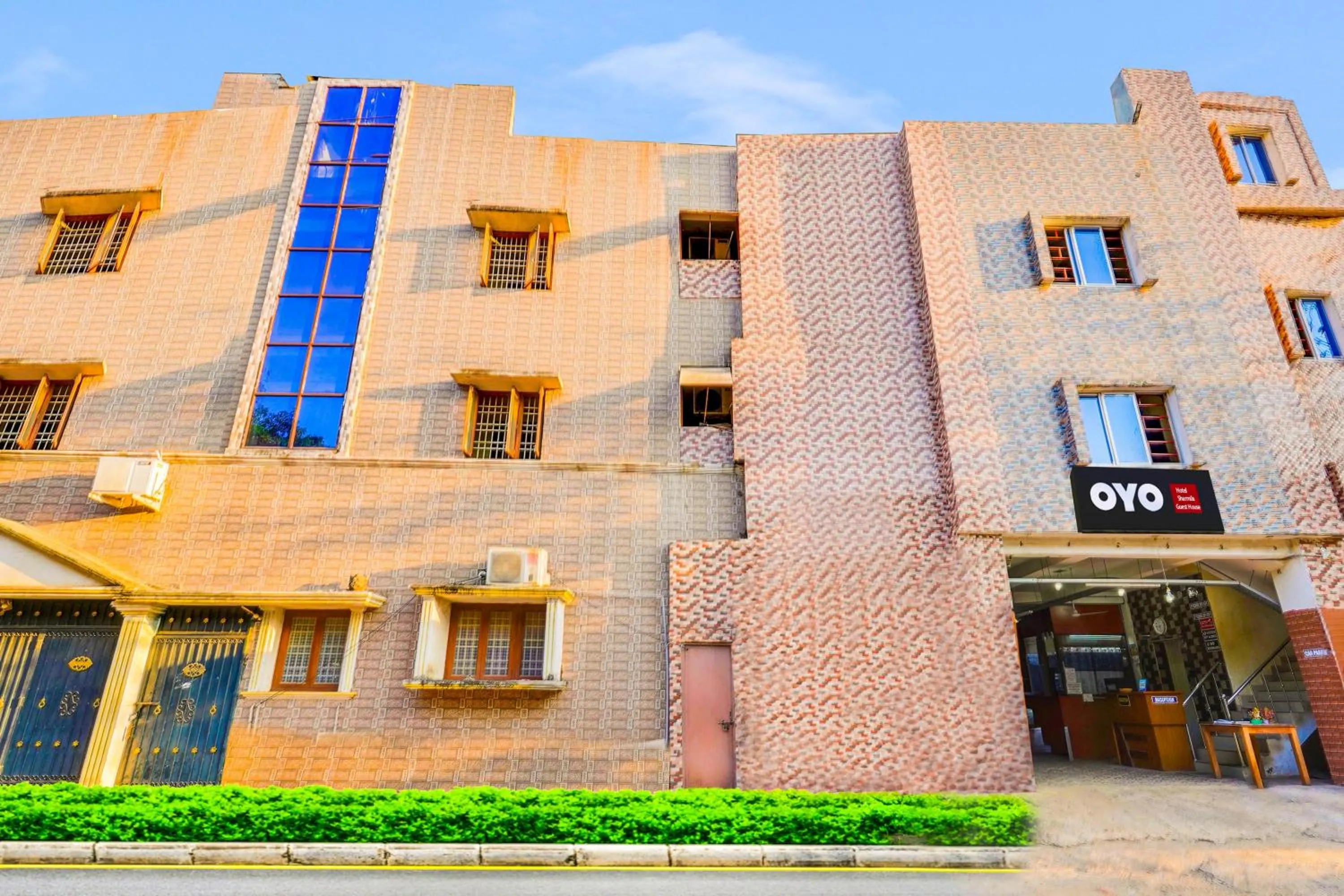 Facade/entrance in Hotel O Sharmila Guest House