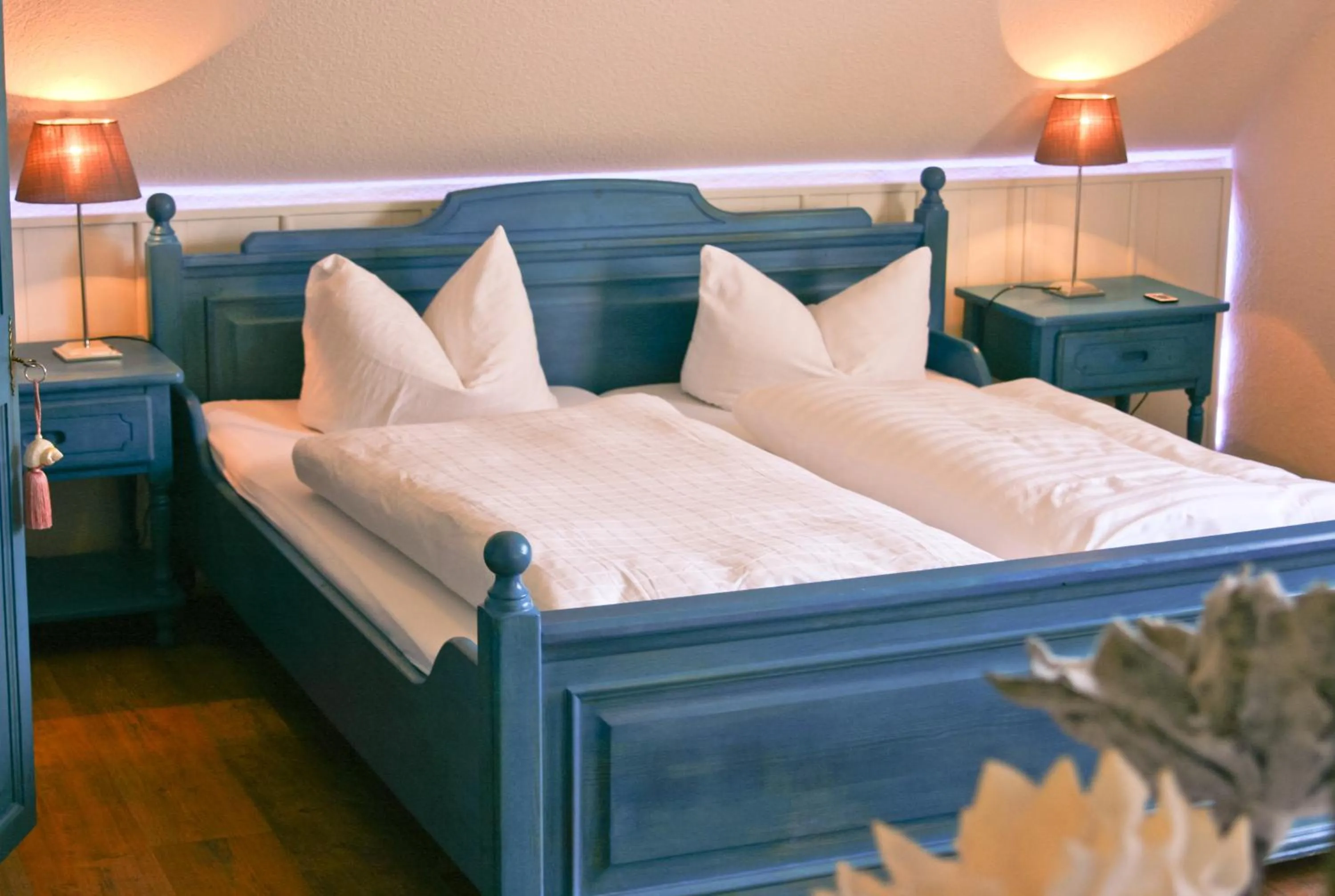 Bedroom, Bed in Landhaus Krabbe von Greetsiel