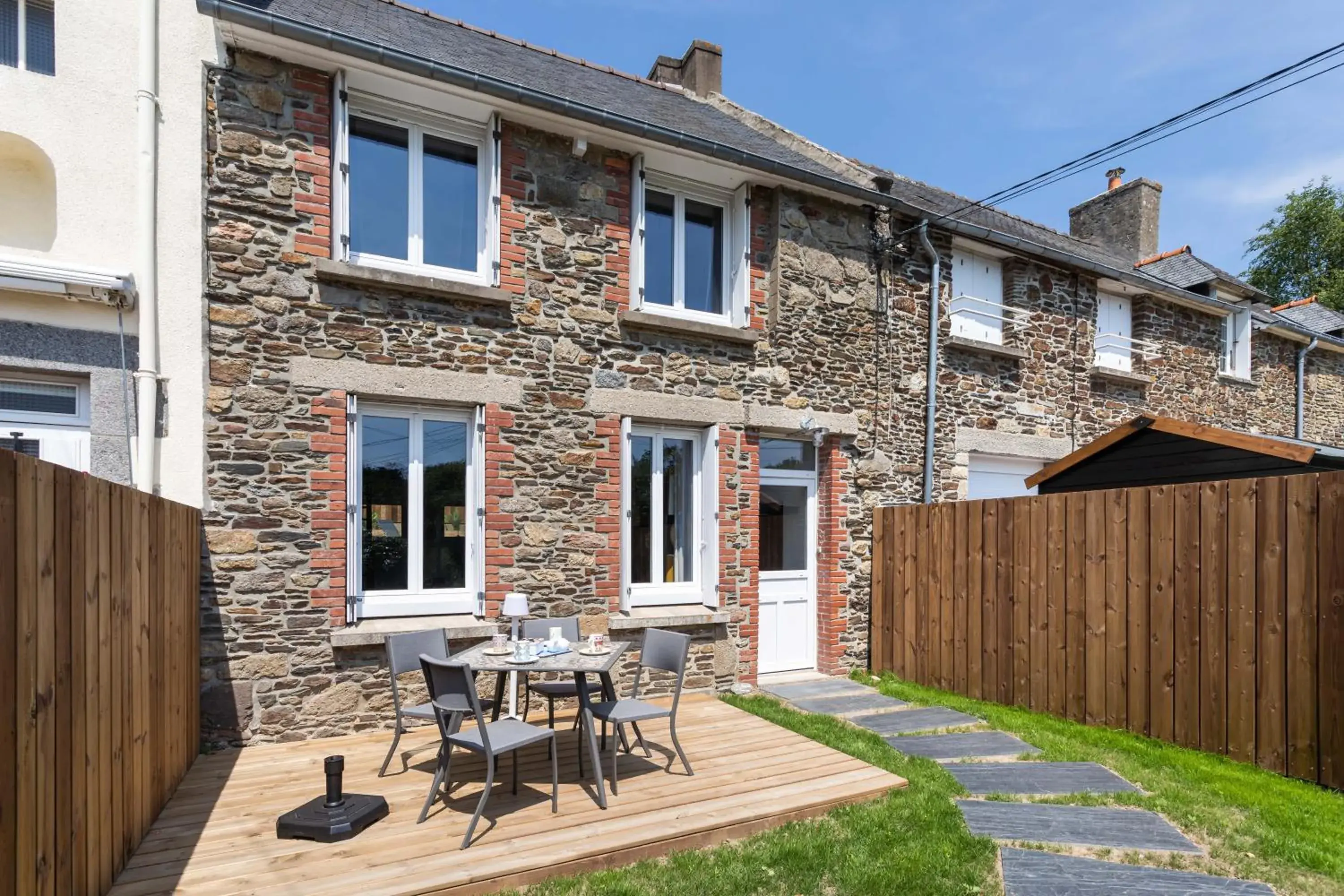 La Maison de Louise - Superbe maison avec patio La Maison de Louise - Superbe maison avec patio