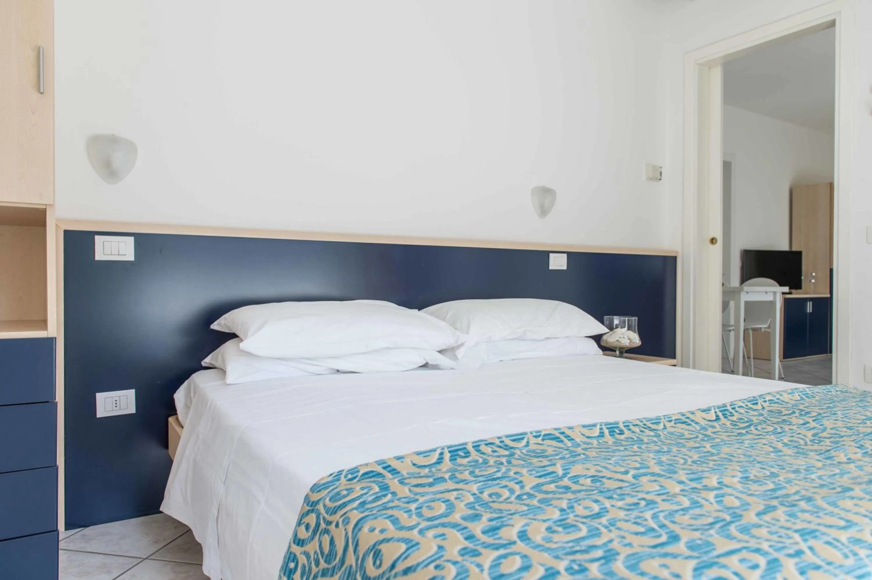 Bedroom, Bed in Residence Ola