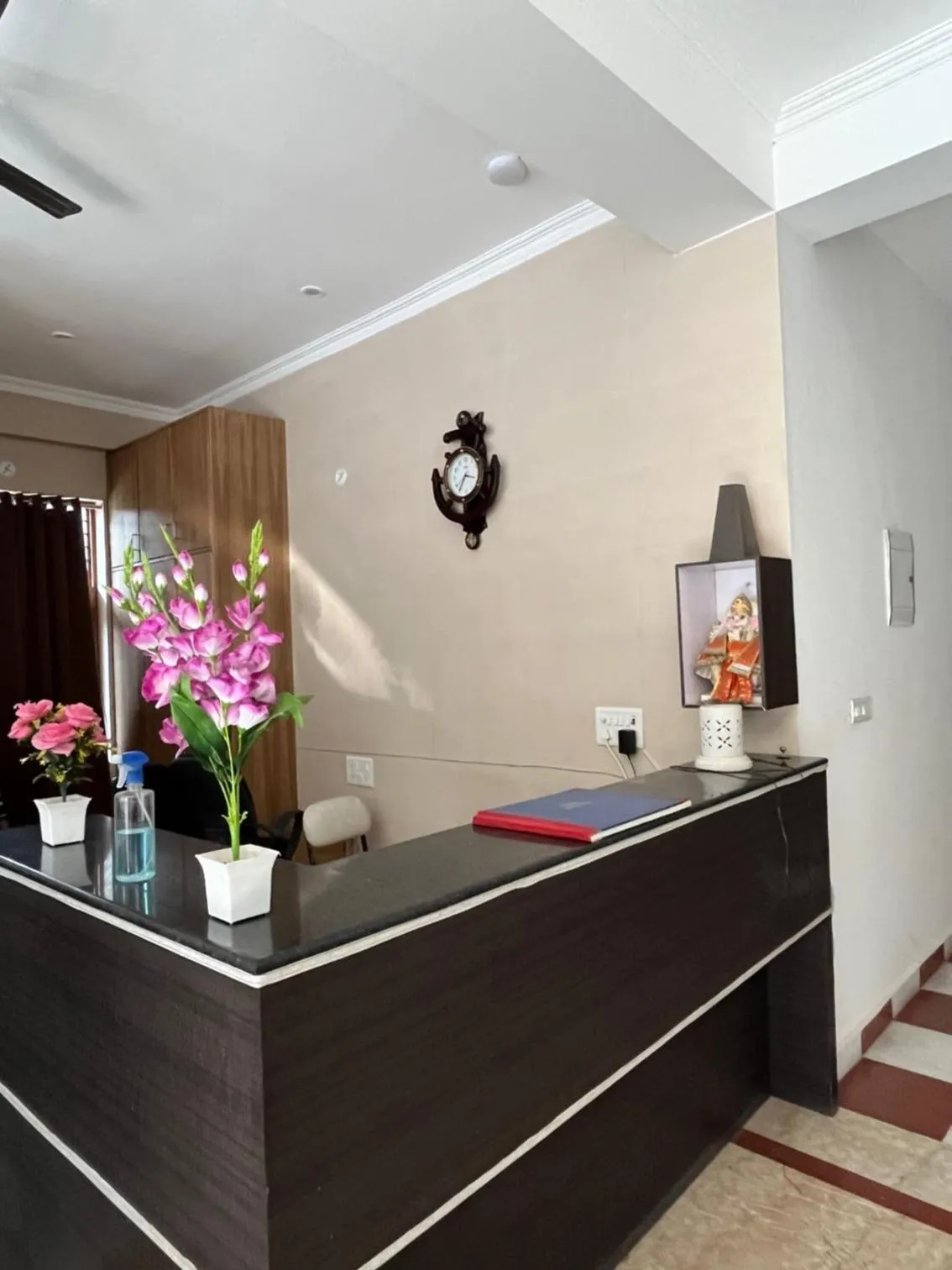 Lobby or reception in SRH HOTEL