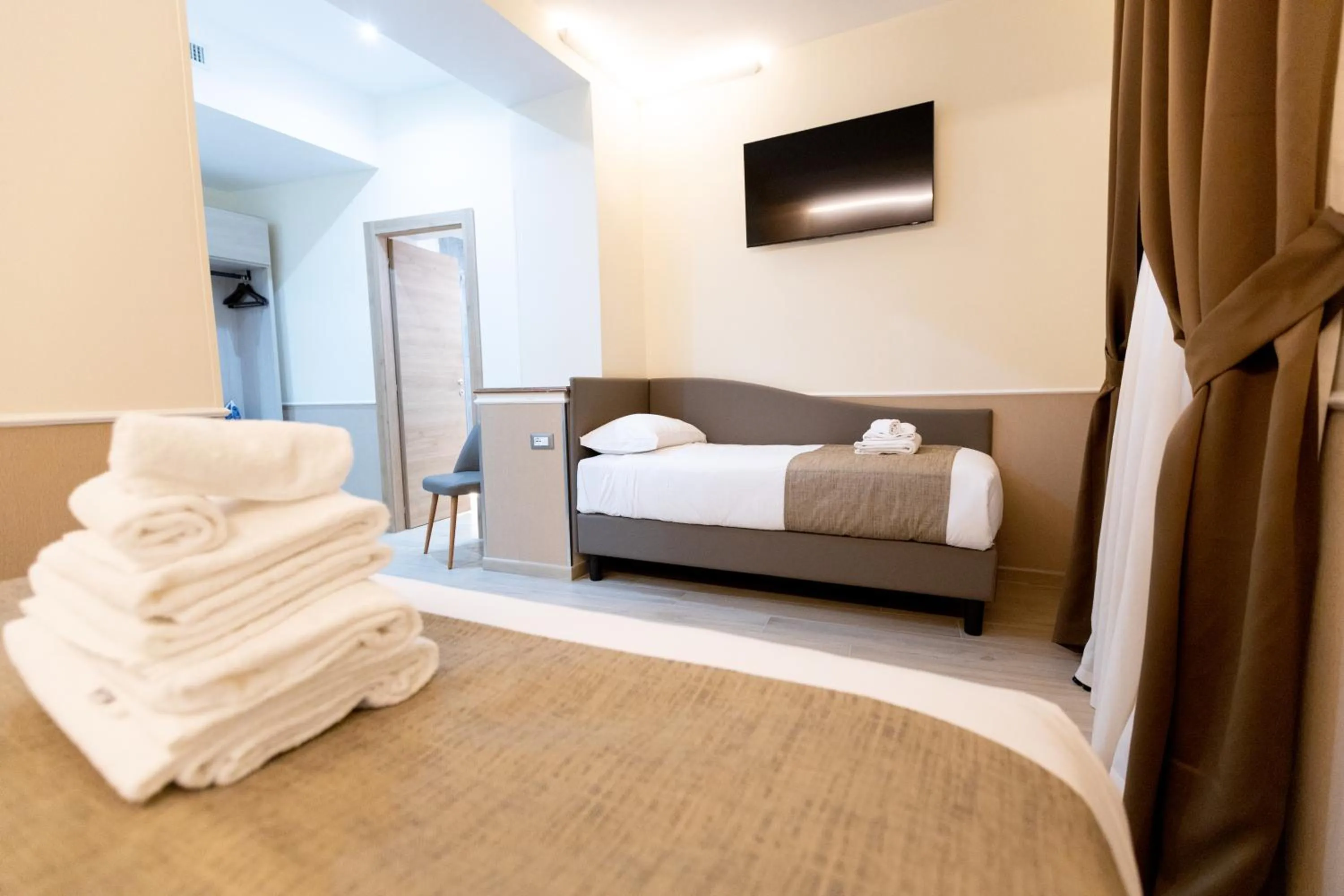 Bed in Hotel Maximus