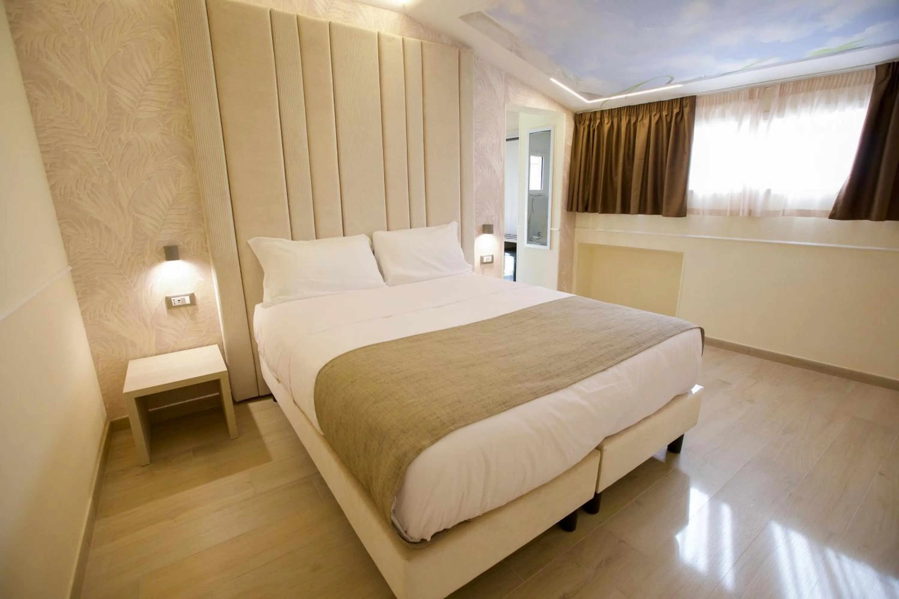 Bed in Hotel Maximus