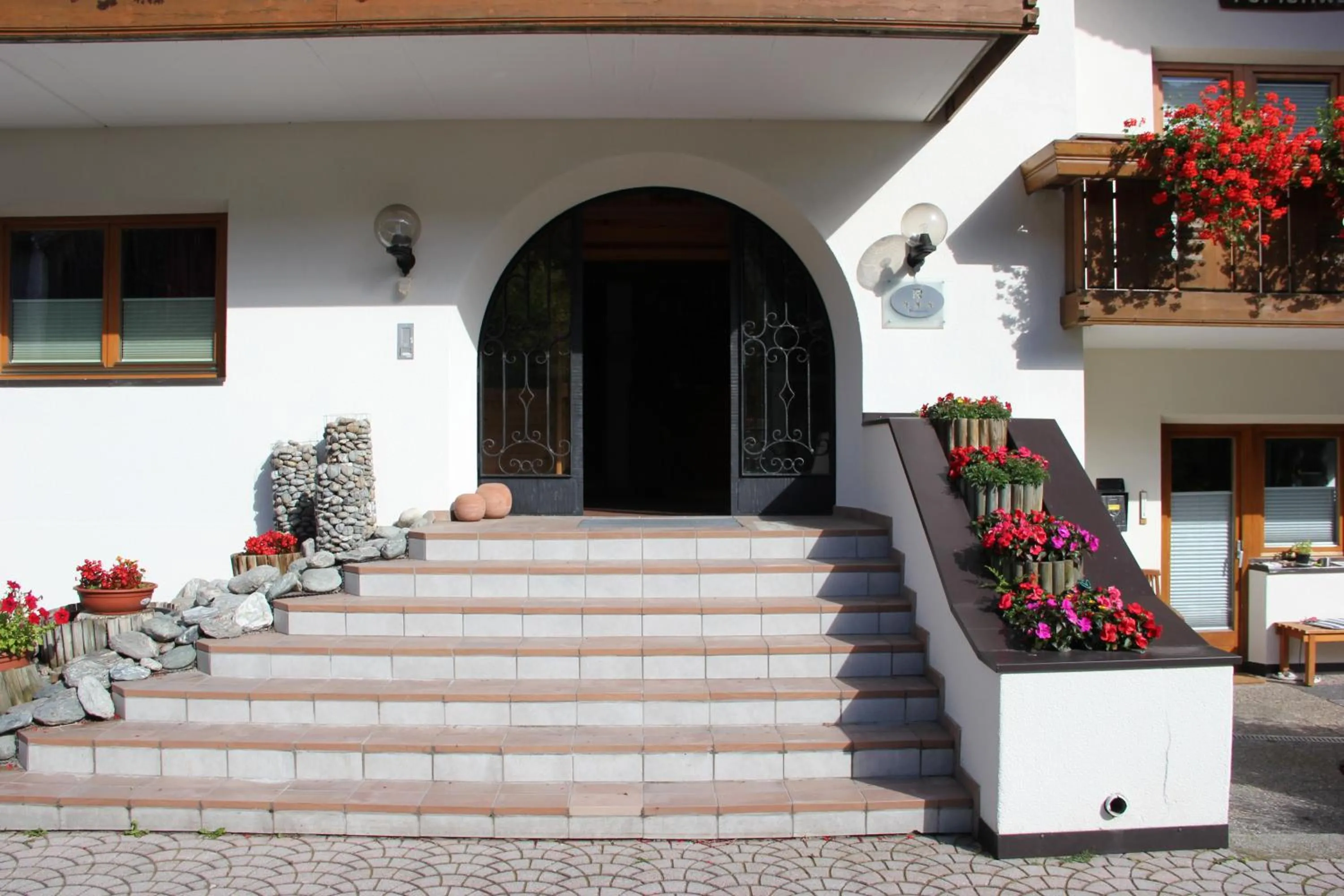 Facade/entrance in Aparthotel Garni Haus Hubertus