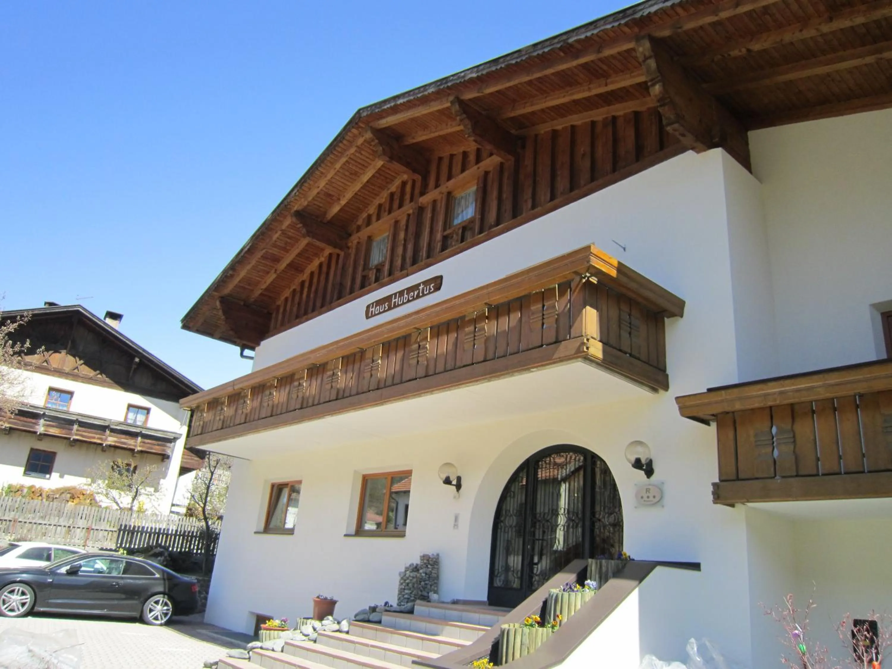 Facade/entrance in Aparthotel Garni Haus Hubertus