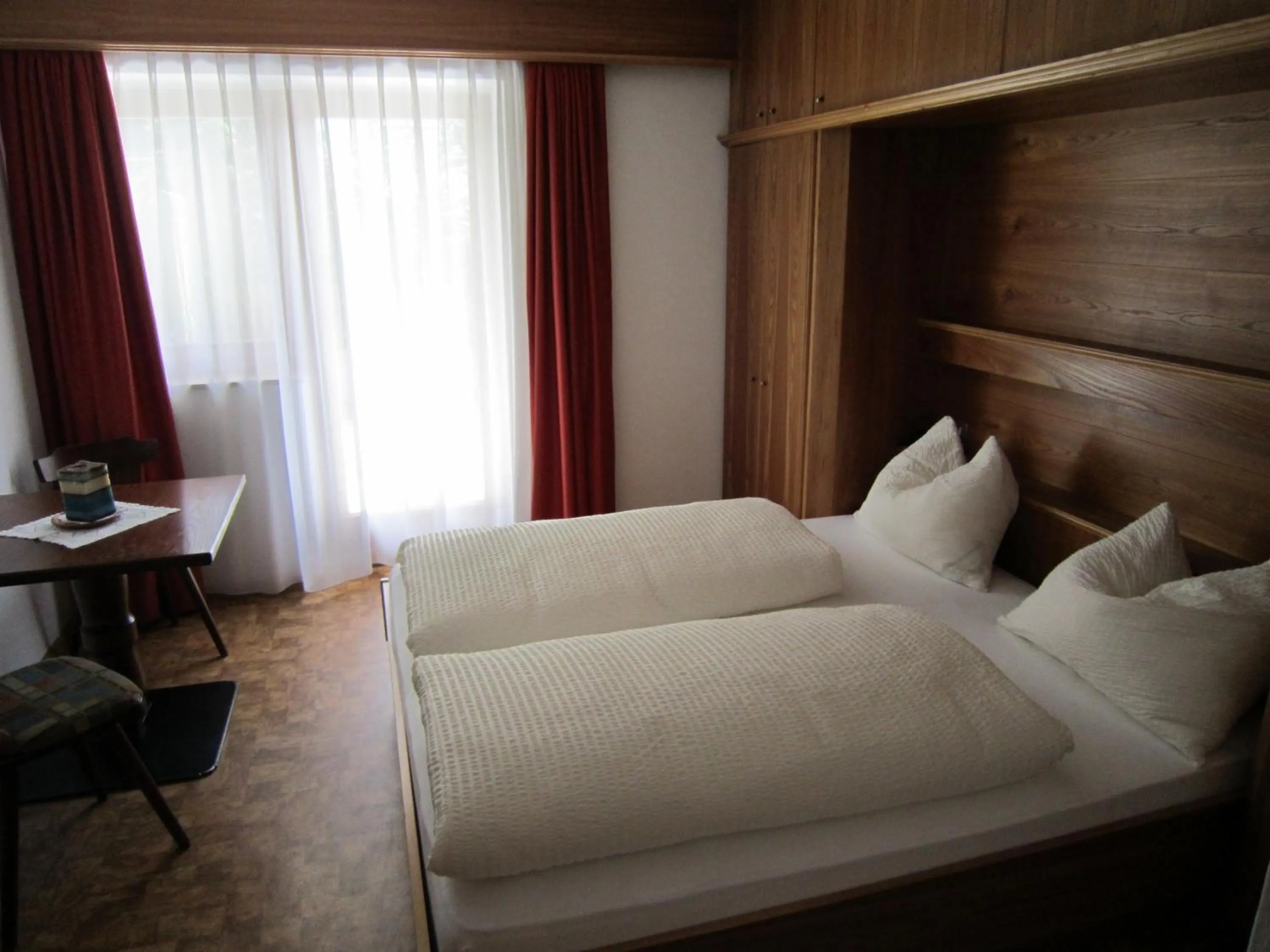 Bedroom, Bed in Aparthotel Garni Haus Hubertus