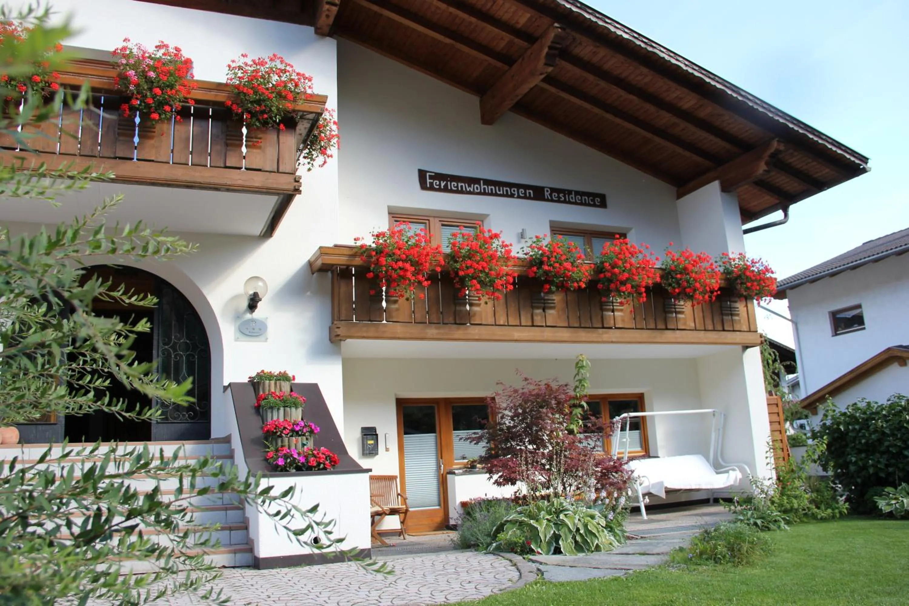 Facade/entrance in Aparthotel Garni Haus Hubertus