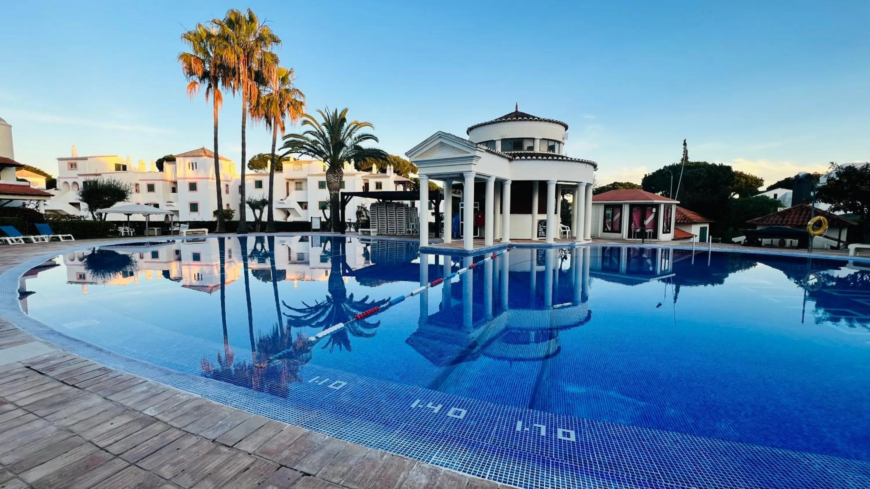 Charmoso T2 triplex com rooftop no Old Village, Vilamoura