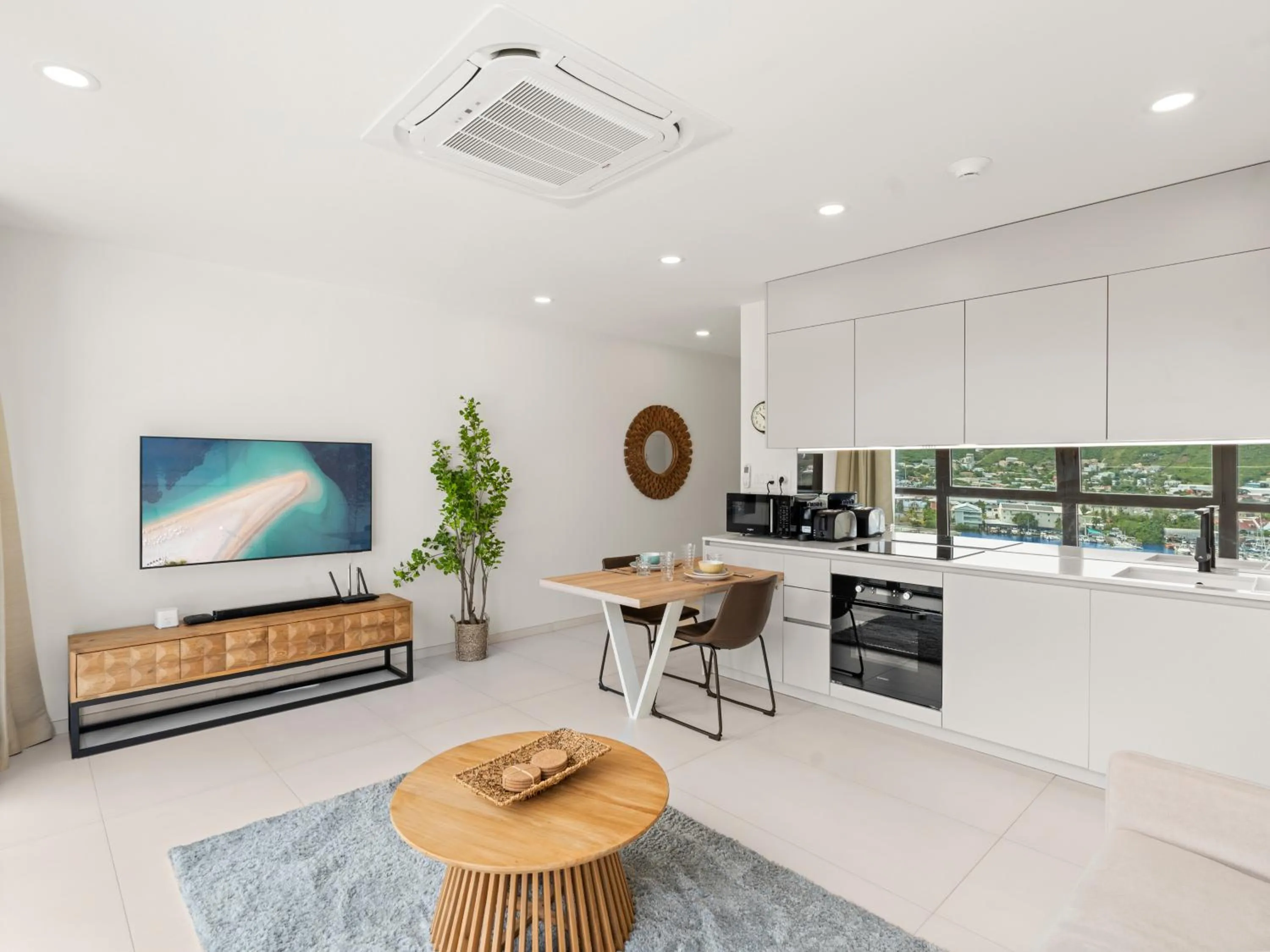 Kitchen or kitchenette in The Hills Residence