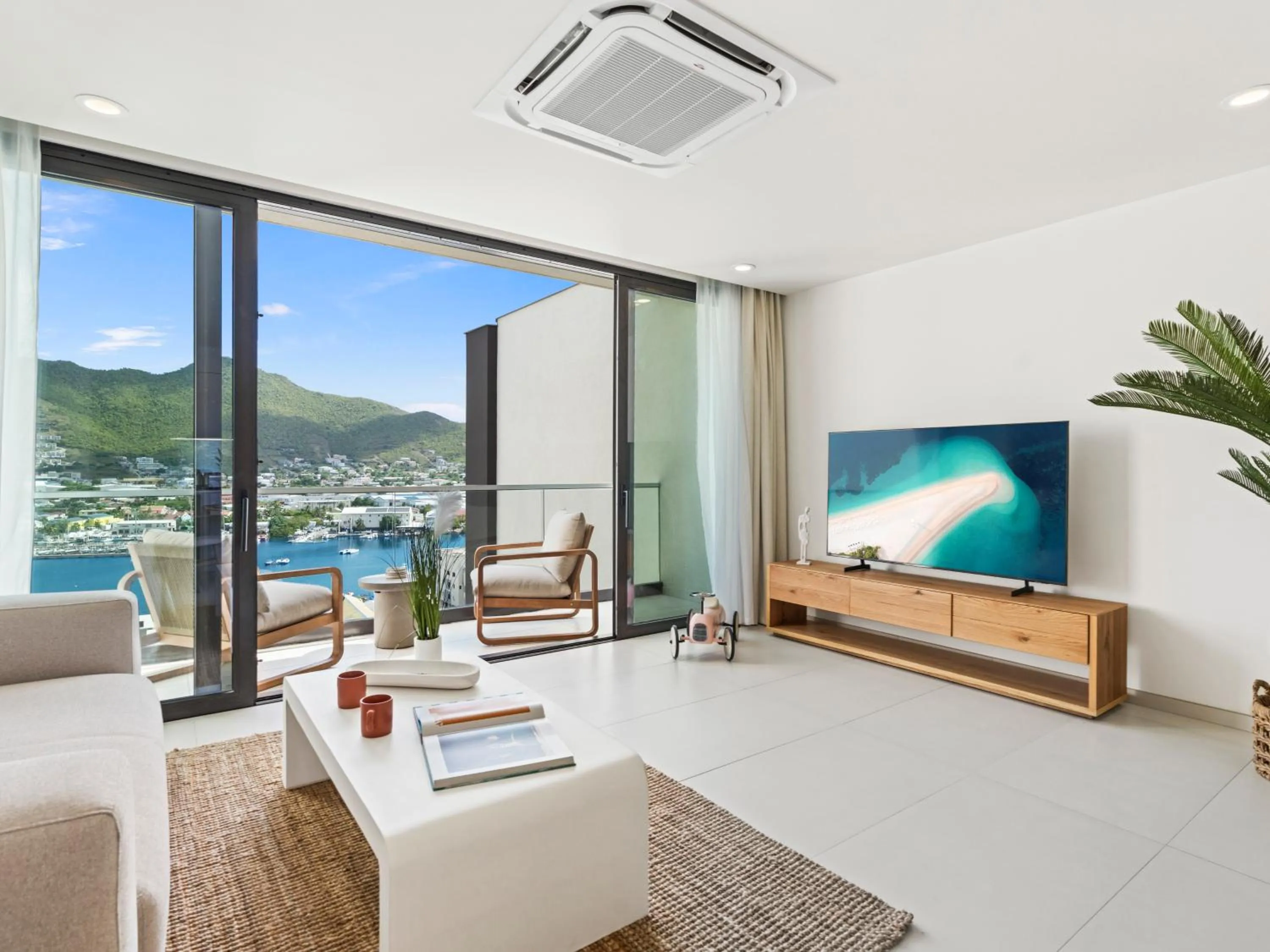 Natural landscape in The Hills Residence