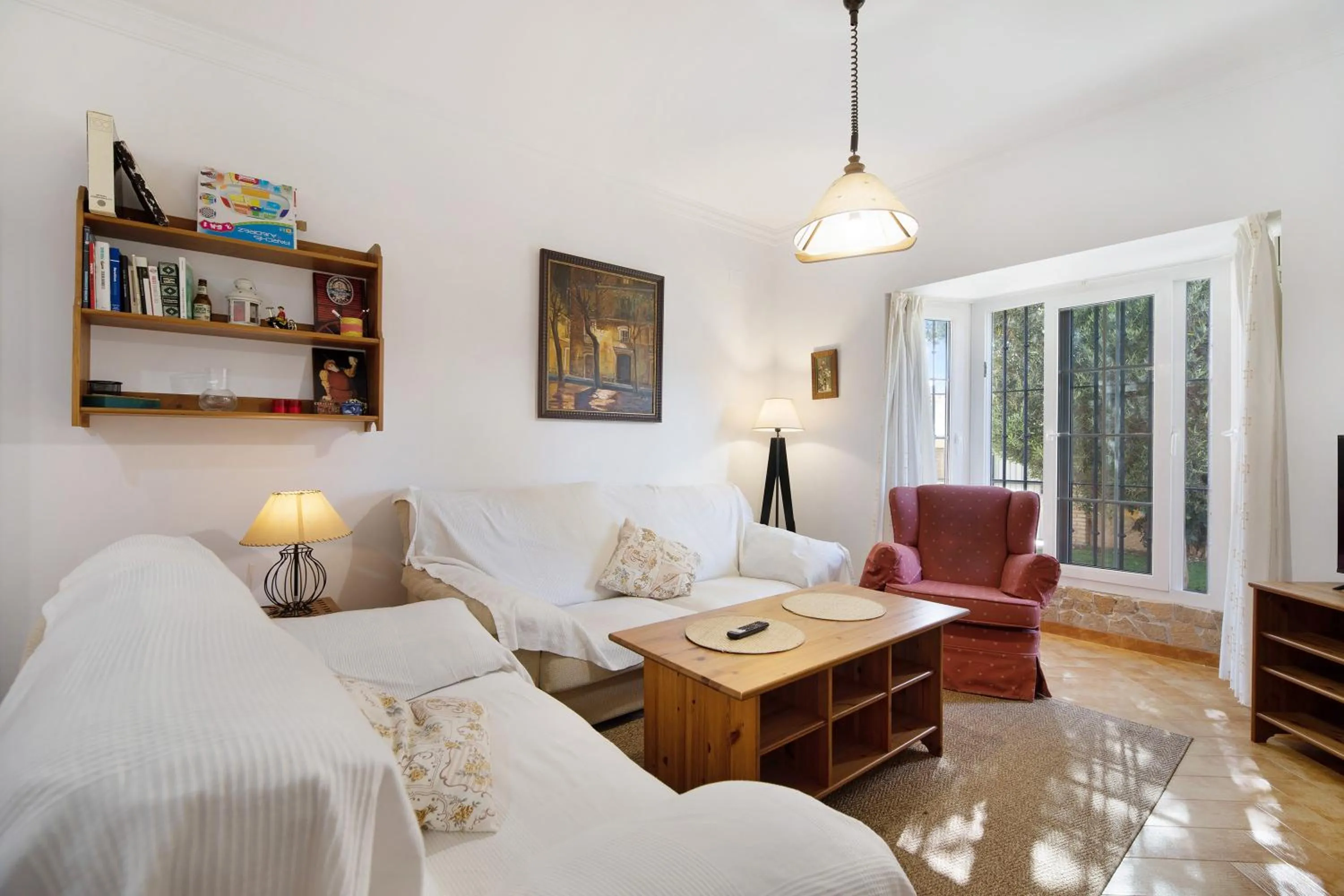 Property building, Bed in Chalet con piscina en la Barrosa